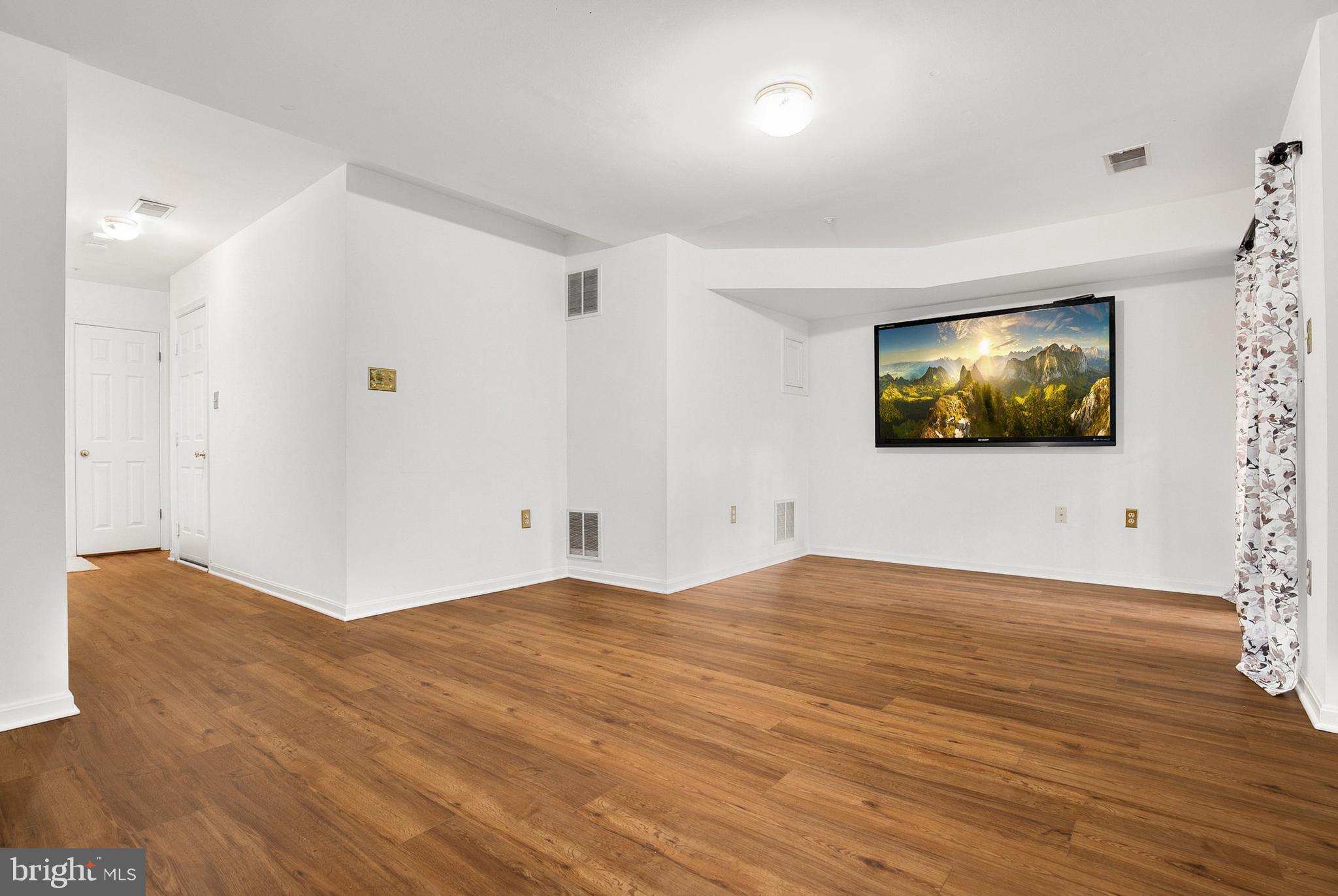 JAMES CREEK - Residential