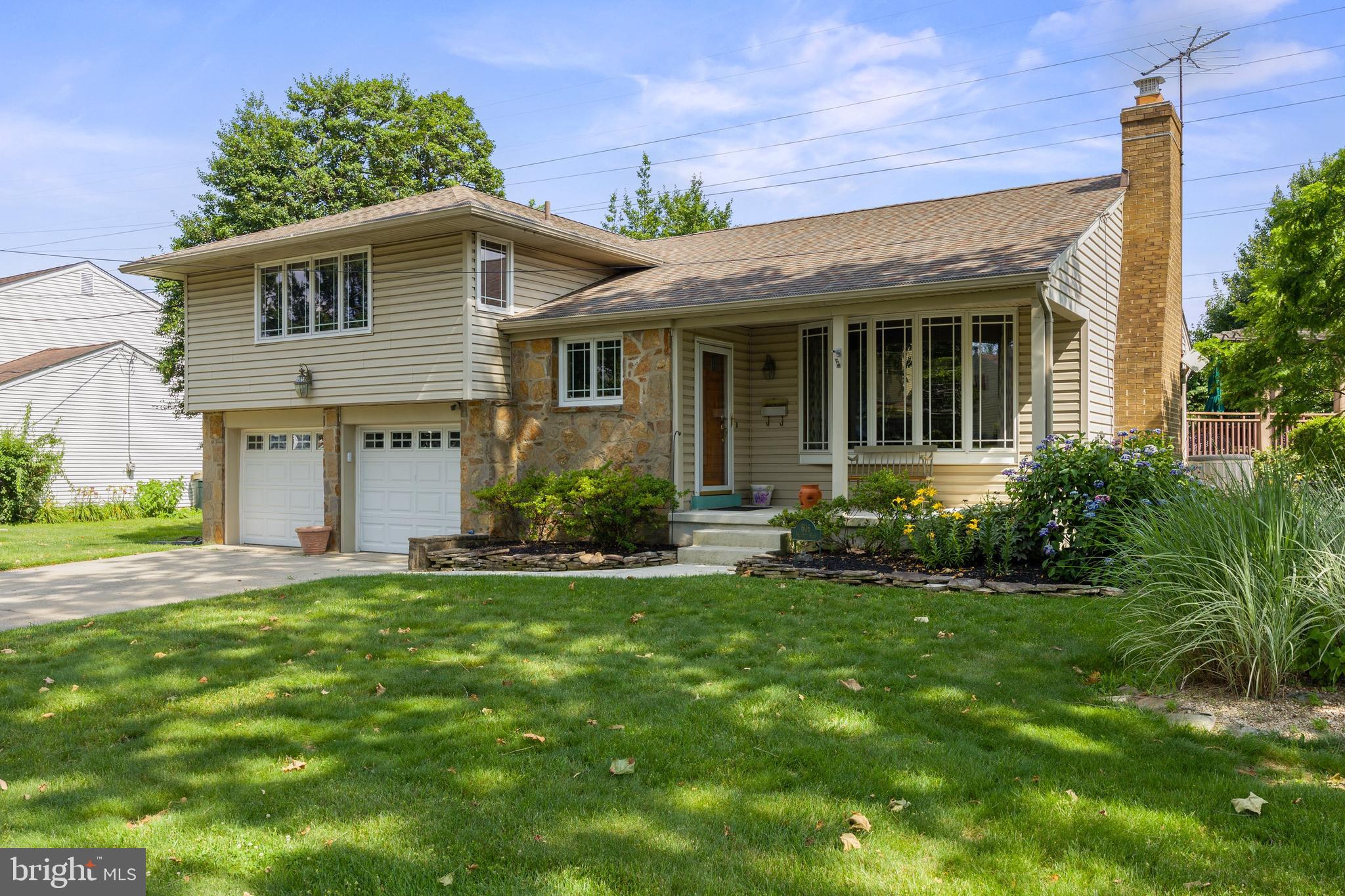 606 HILLTOP ROAD