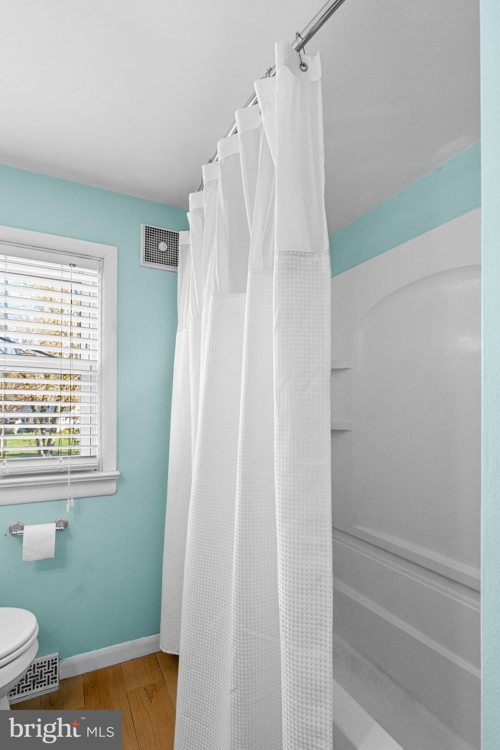 QUAKER HILLS - Residential