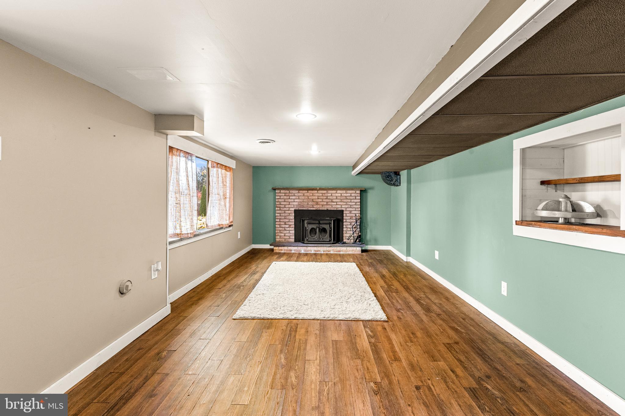 QUAKER HILLS - Residential