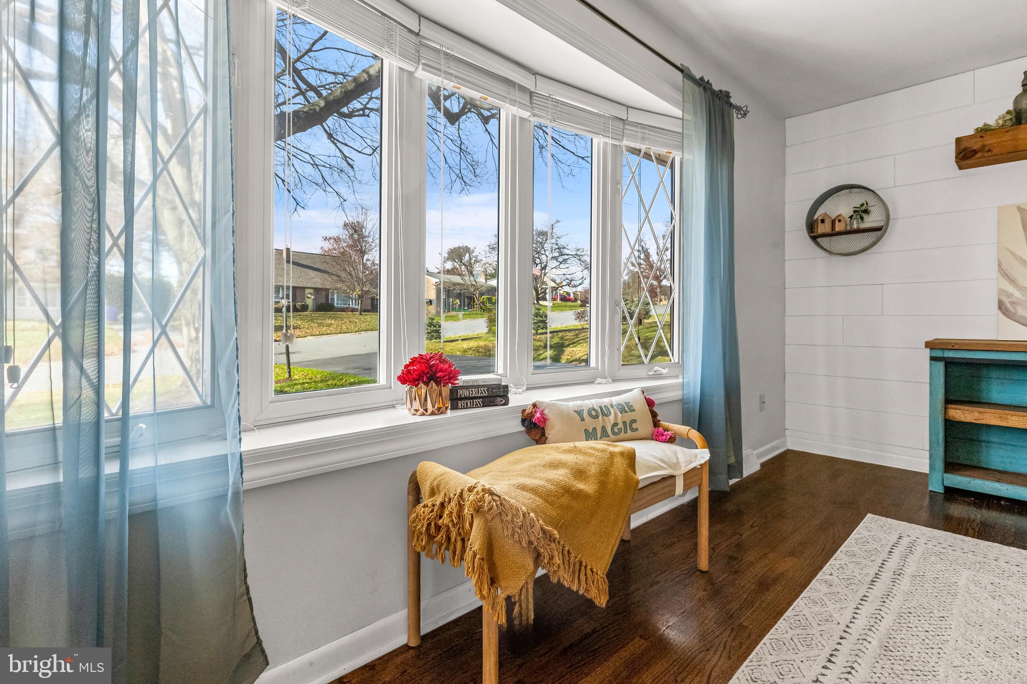 QUAKER HILLS - Residential