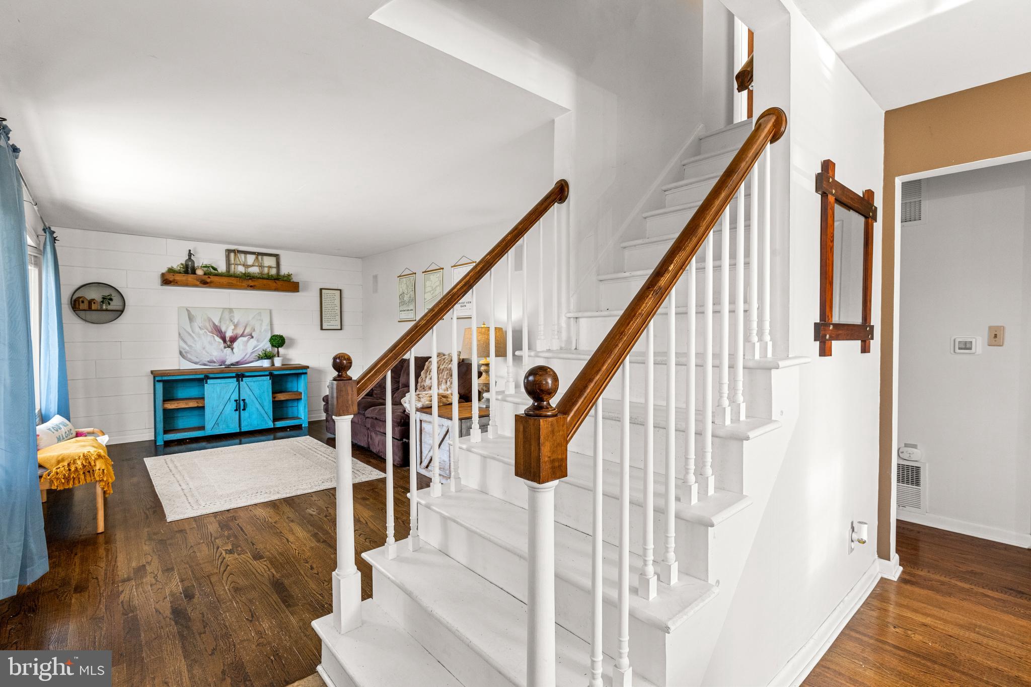 QUAKER HILLS - Residential