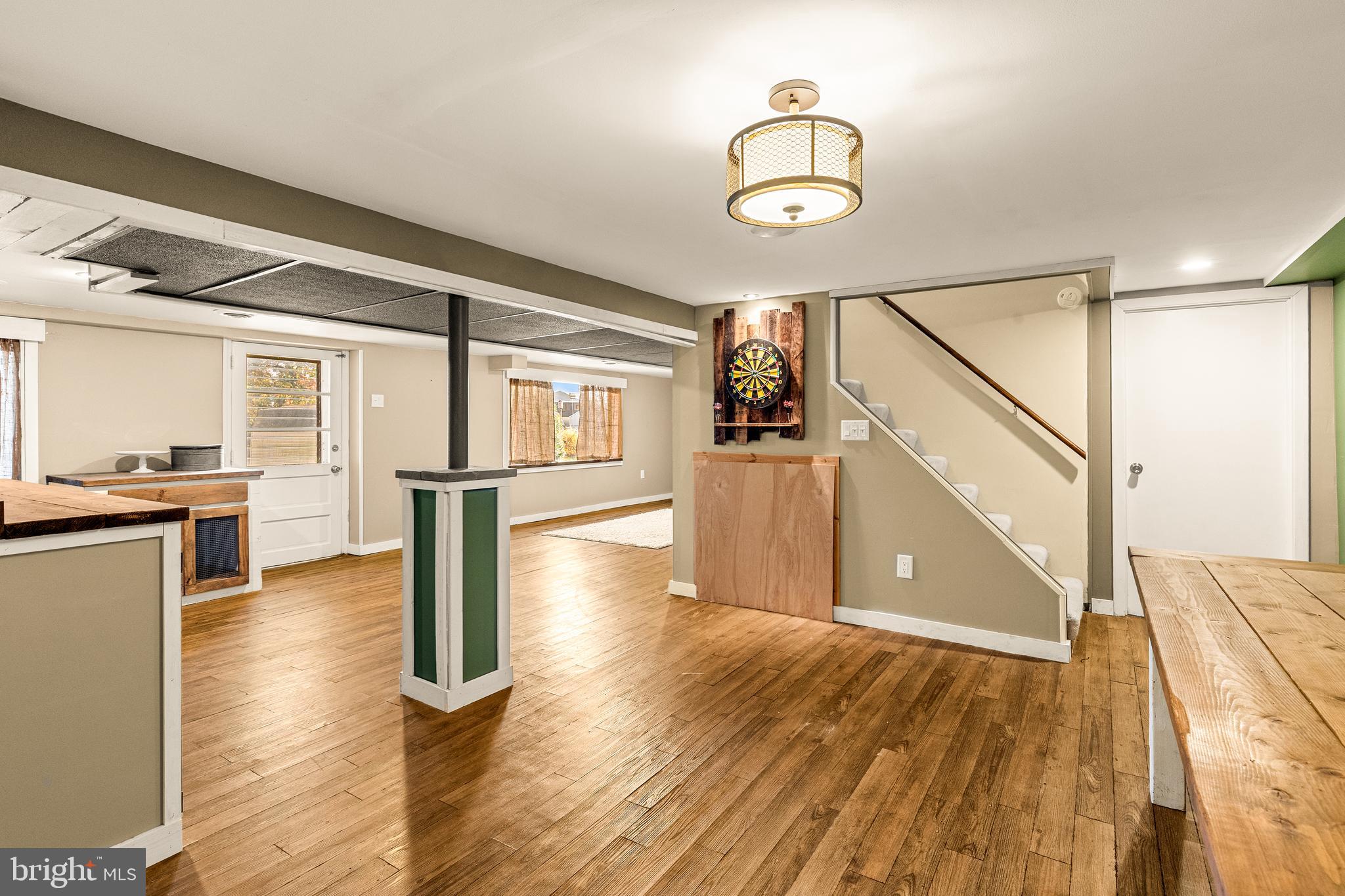 QUAKER HILLS - Residential