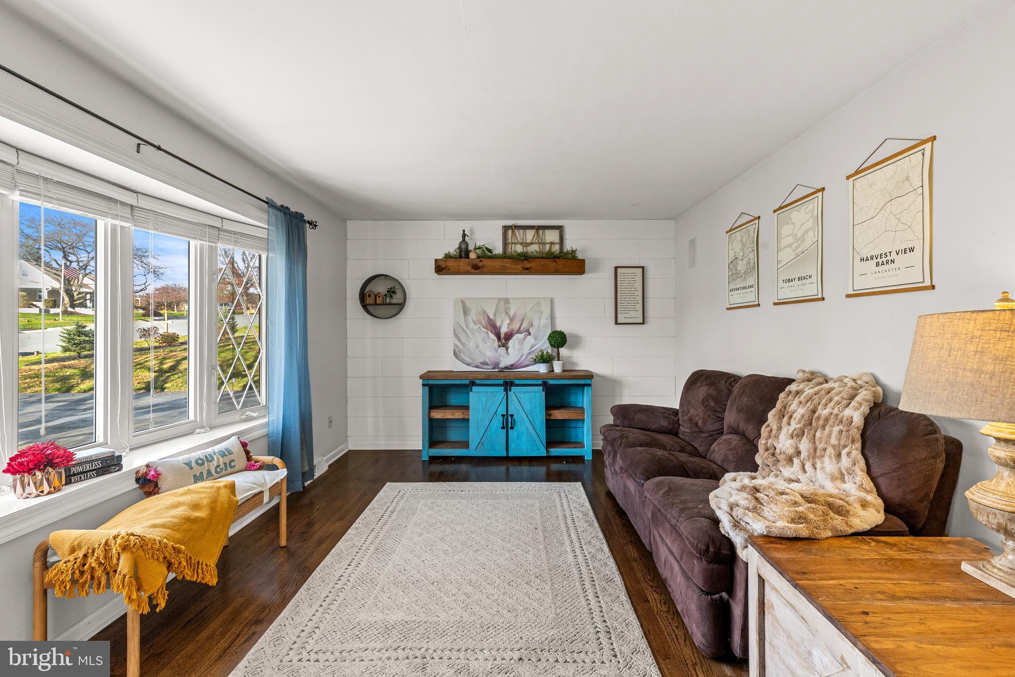 QUAKER HILLS - Residential