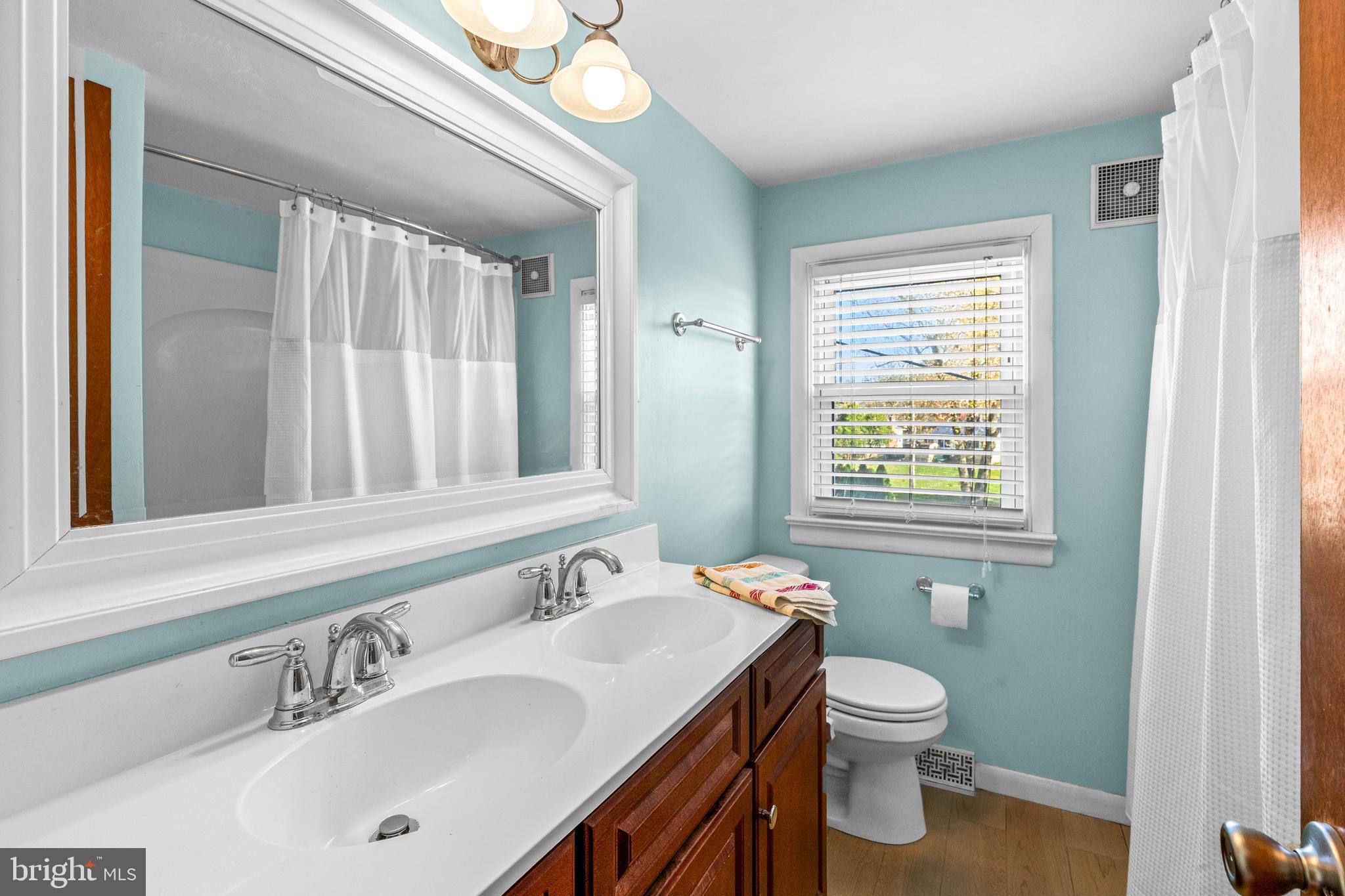 QUAKER HILLS - Residential