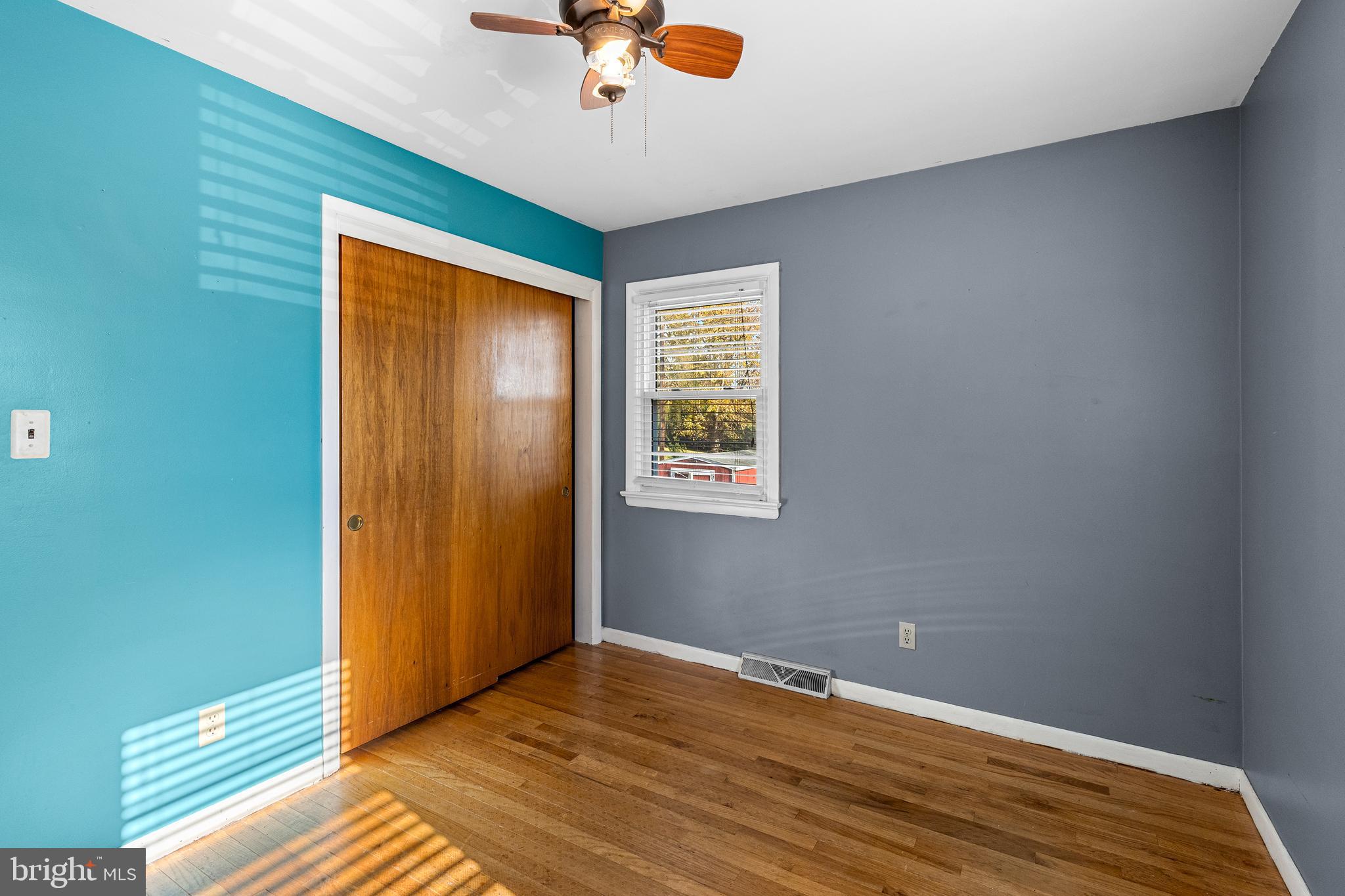 QUAKER HILLS - Residential