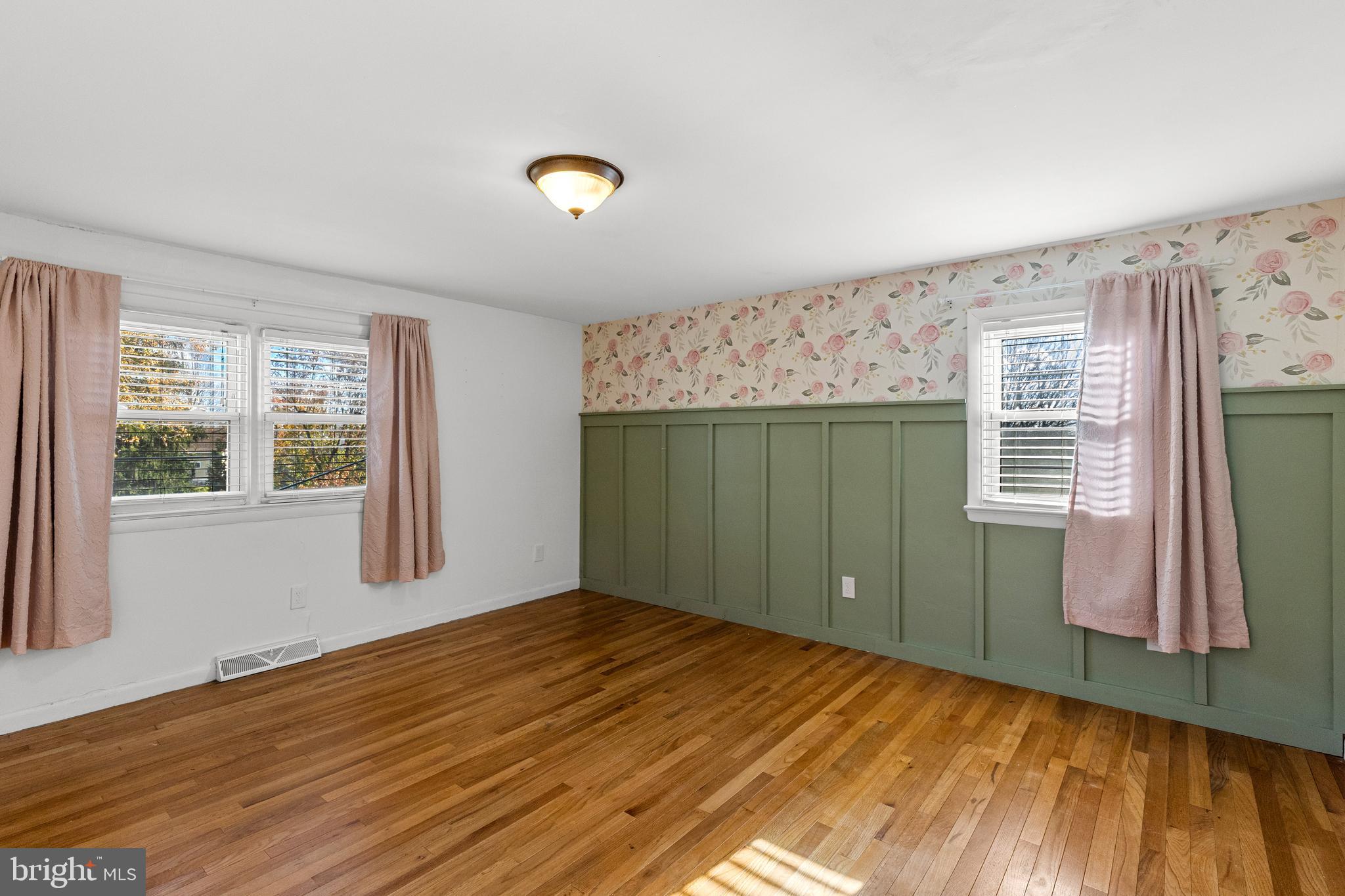 QUAKER HILLS - Residential