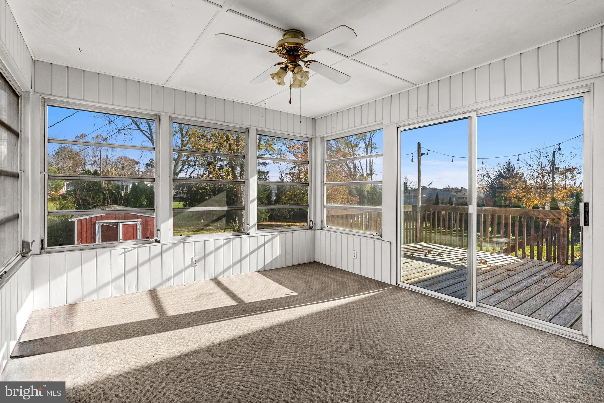 QUAKER HILLS - Residential