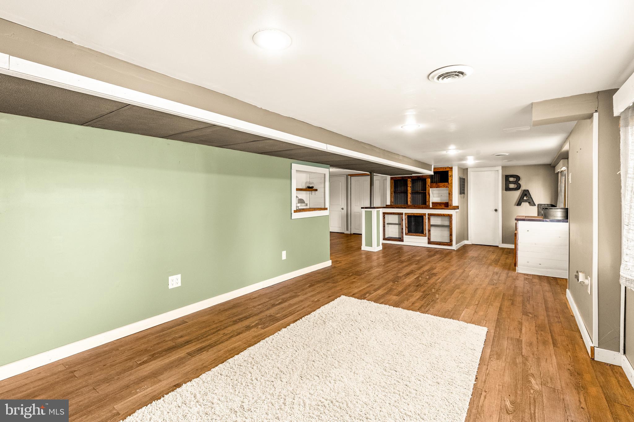 QUAKER HILLS - Residential