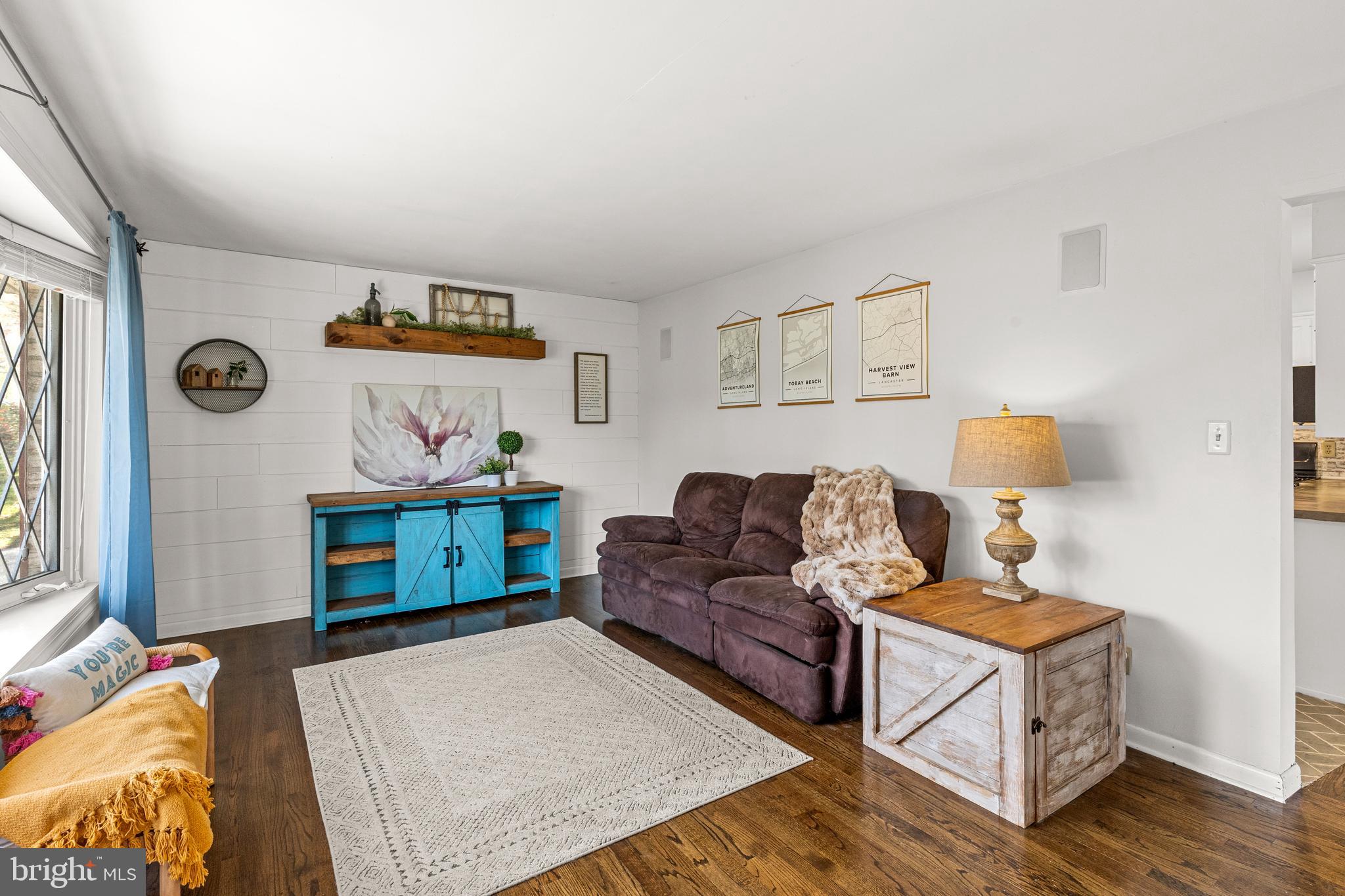 QUAKER HILLS - Residential