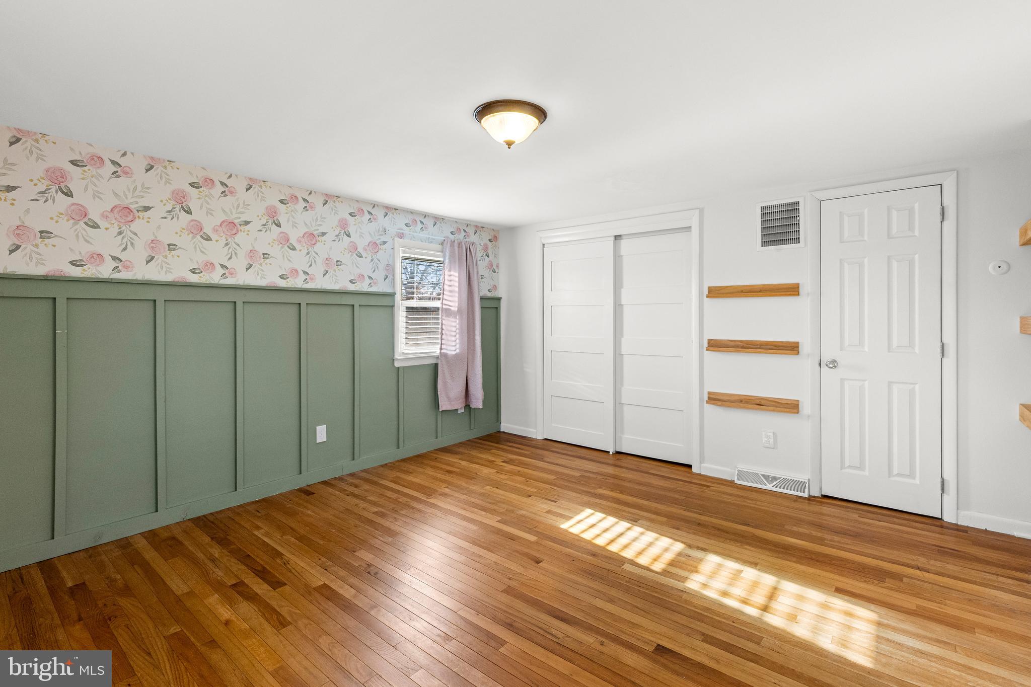 QUAKER HILLS - Residential