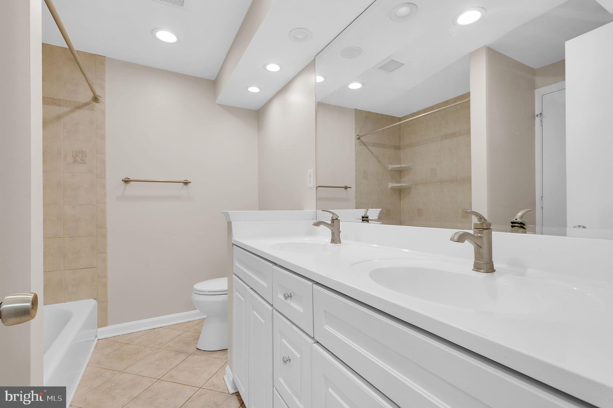 STEDWICK TOWNHOUSES - Residential