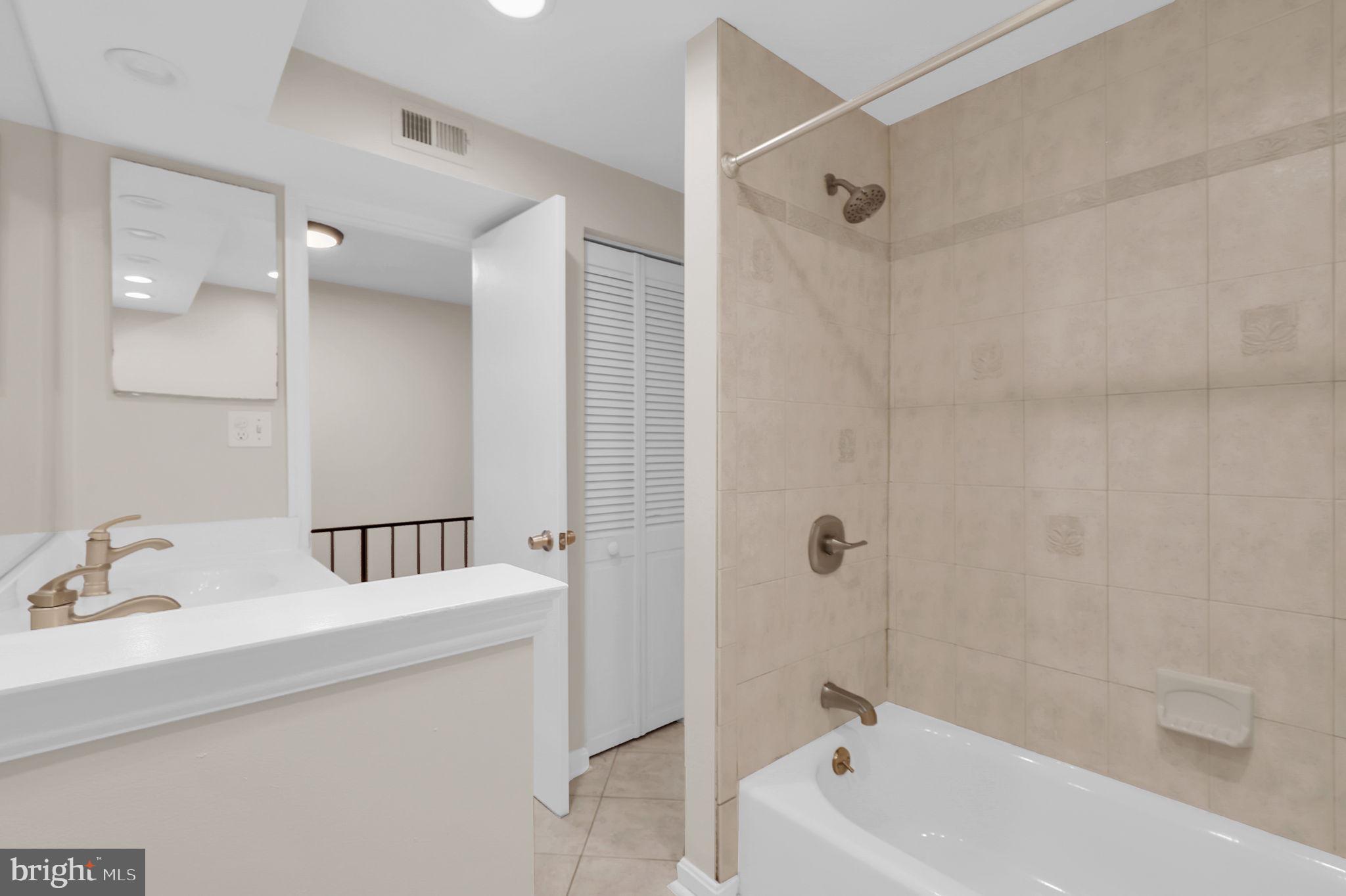 STEDWICK TOWNHOUSES - Residential