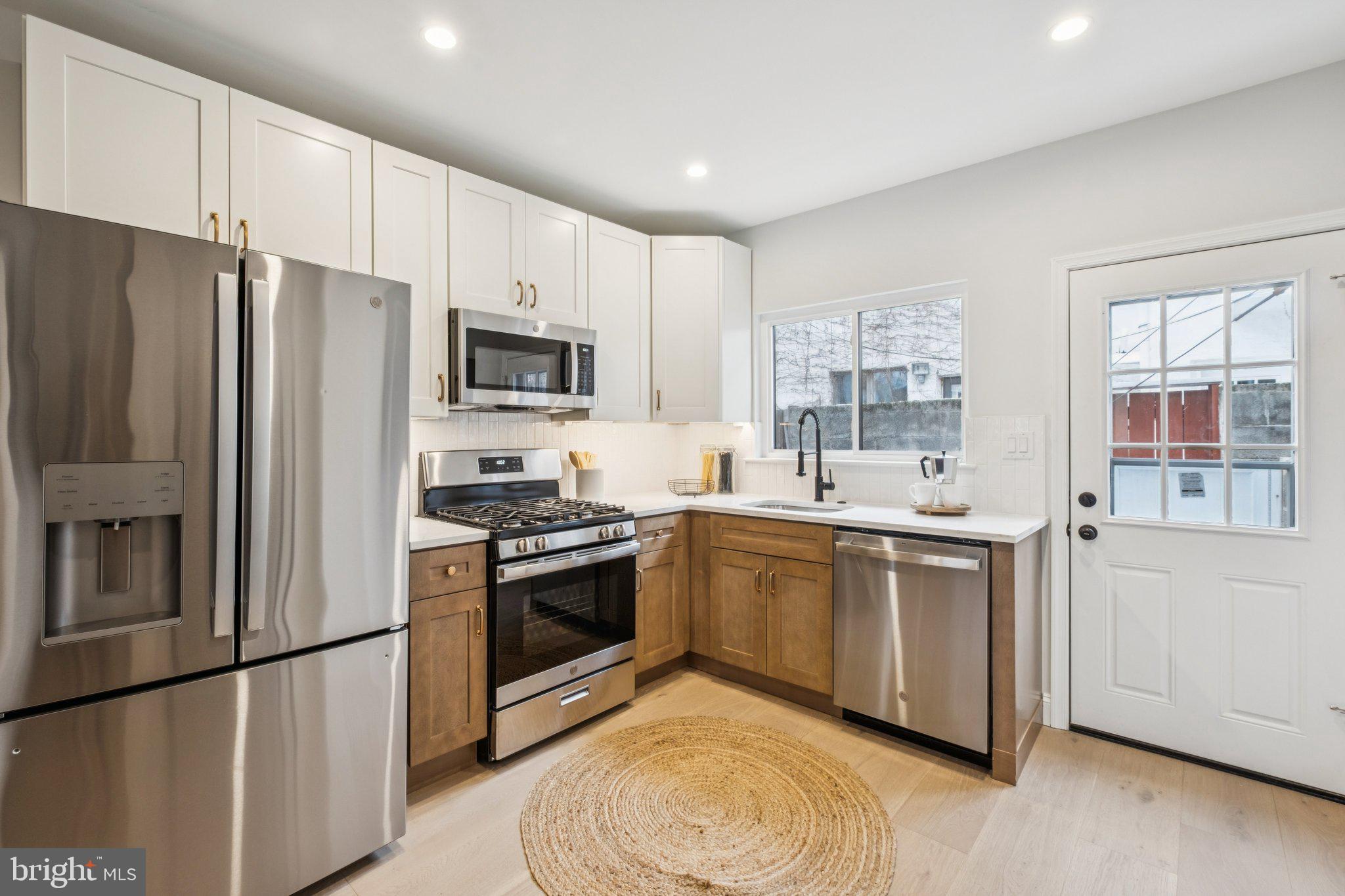 PASSYUNK SQUARE - Residential