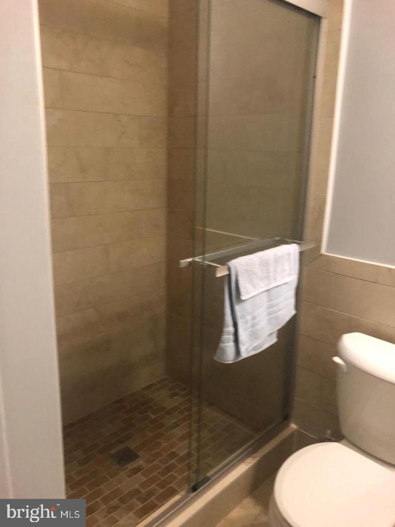 TYSONS WEST - Residential Lease