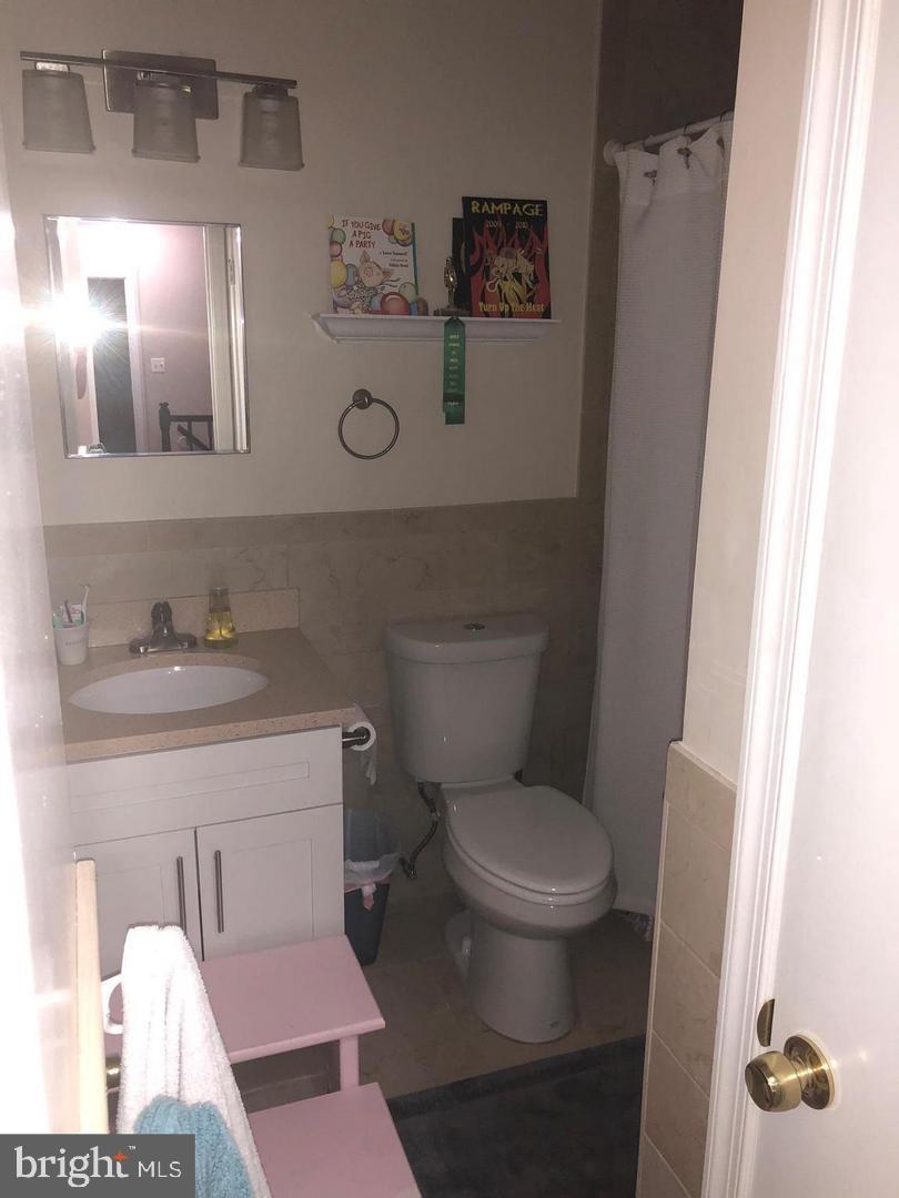 TYSONS WEST - Residential Lease