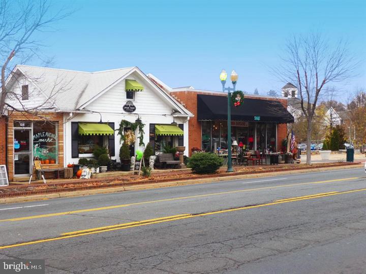 TYSONS WEST - Residential Lease