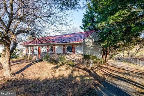 Photo of 106 Donna Drive, TERRE HILL, PA 17581 (MLS # PALA2061950)