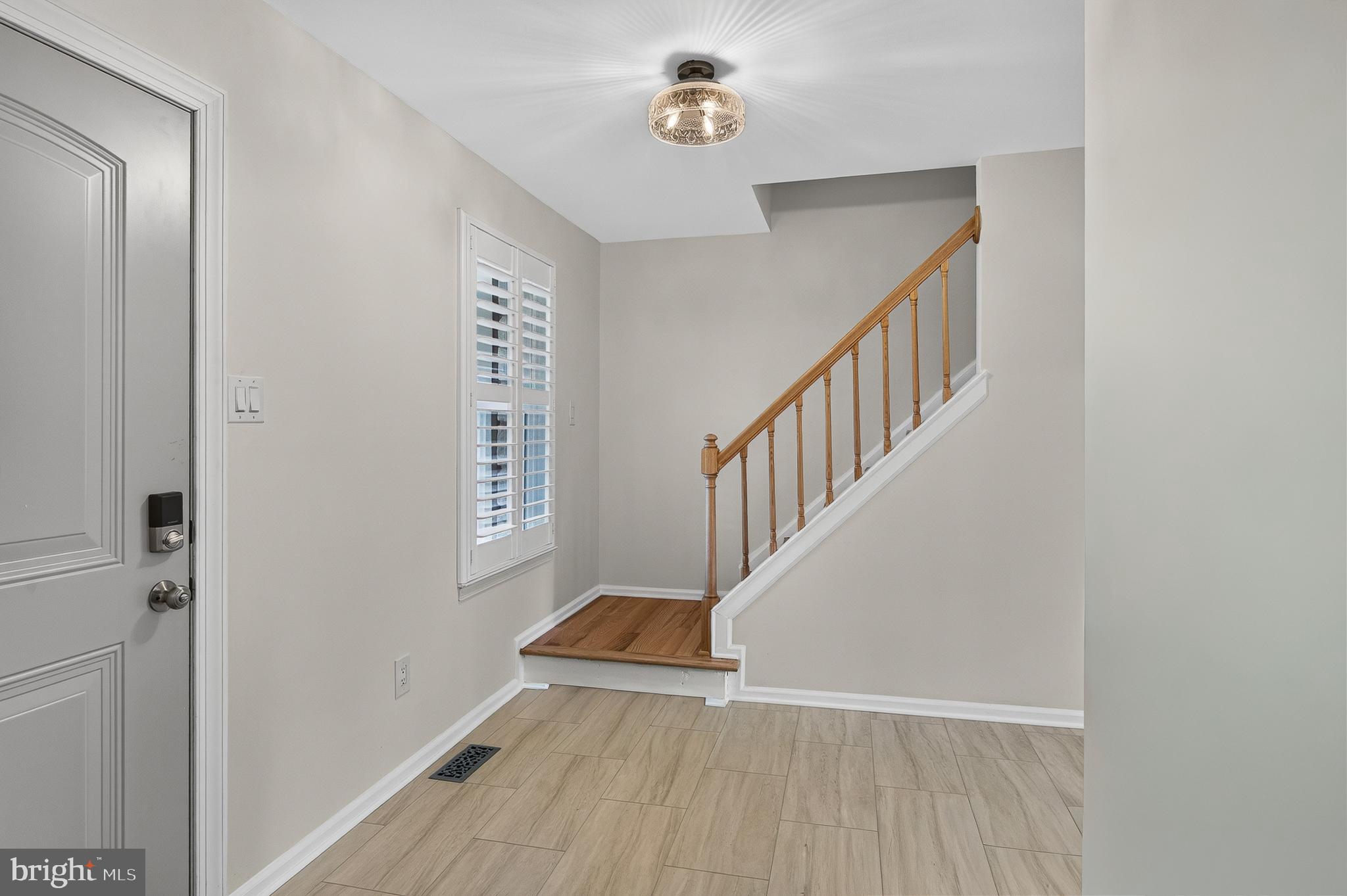 1146 SQUIRES WAY