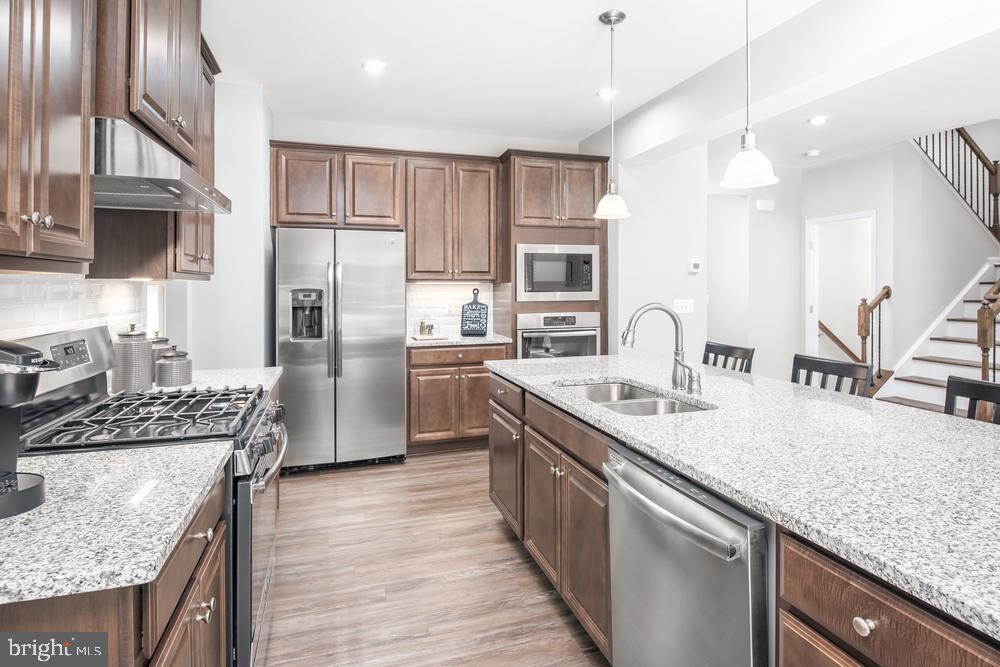 HANOVER POINTE - Residential