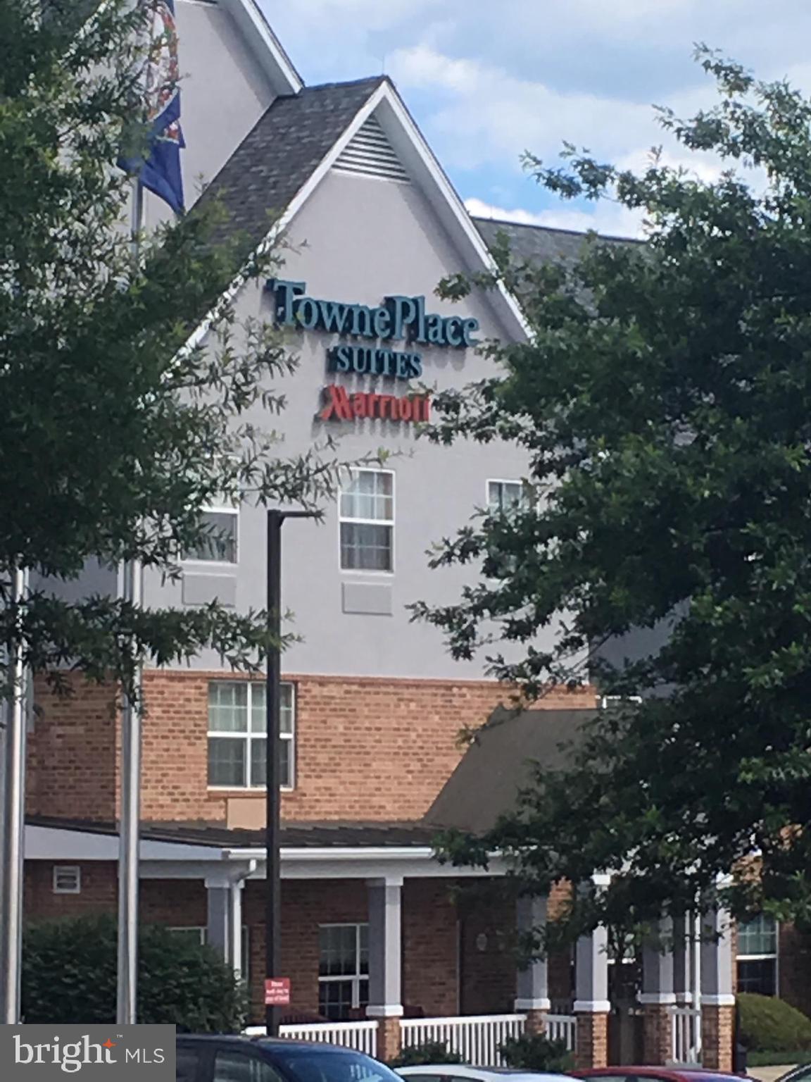 THE TOWNHOMES AT LAKESIDE - Residential