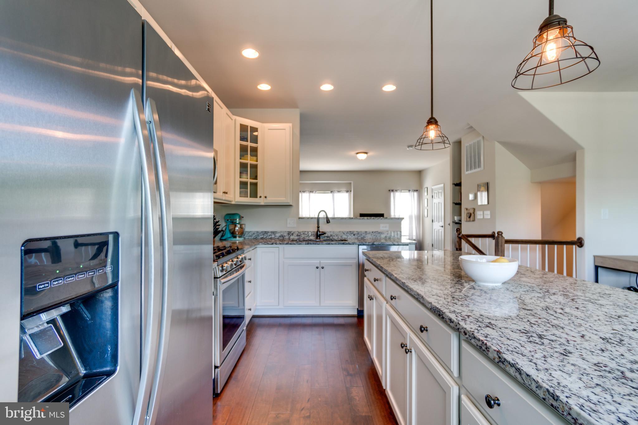 THE TOWNHOMES AT LAKESIDE - Residential