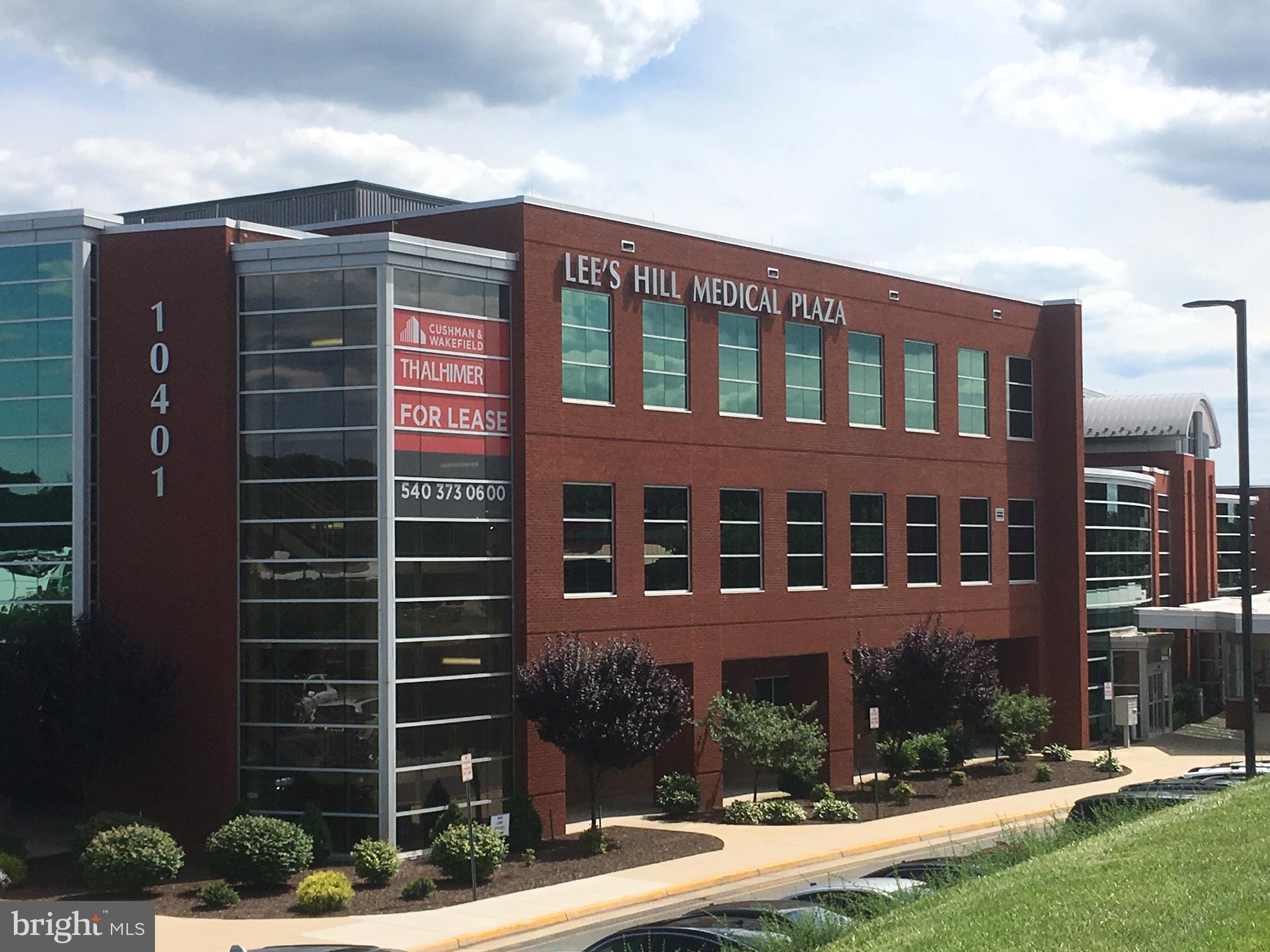 THE TOWNHOMES AT LAKESIDE - Residential