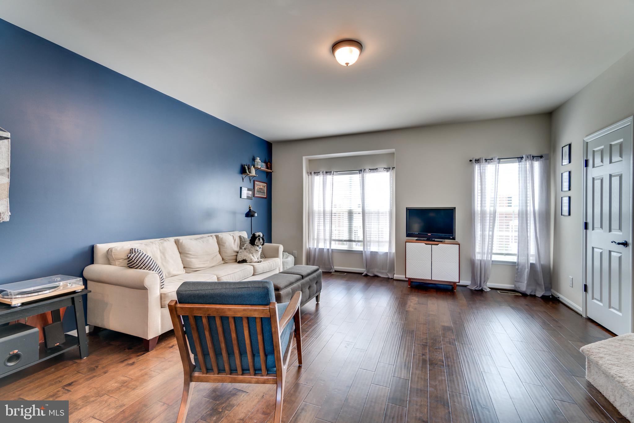 THE TOWNHOMES AT LAKESIDE - Residential