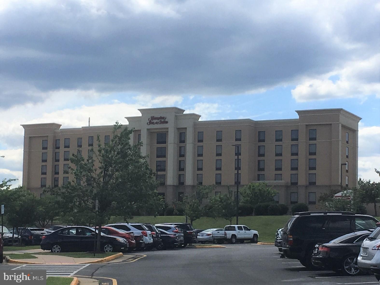 THE TOWNHOMES AT LAKESIDE - Residential