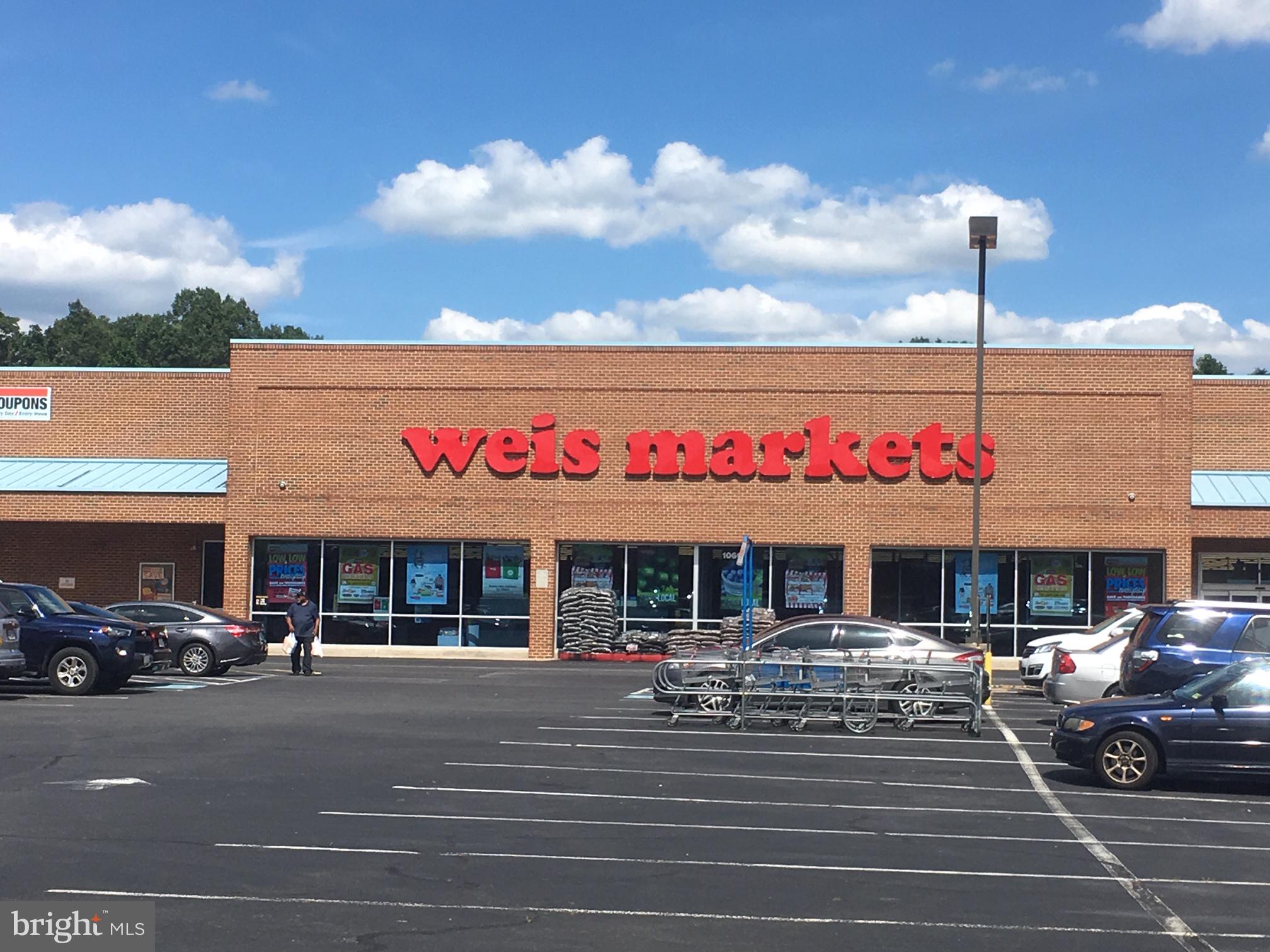 THE TOWNHOMES AT LAKESIDE - Residential