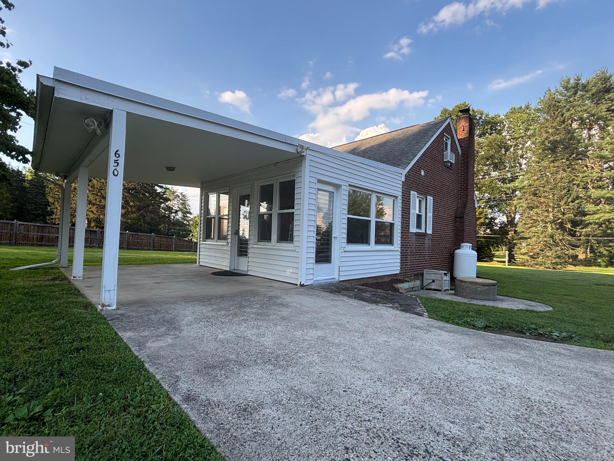 FORESTVILLE - Residential