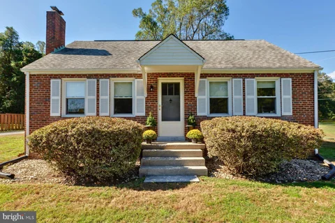 650 Walker Road, Great Falls, VA 22066 - #: VAFX2253598