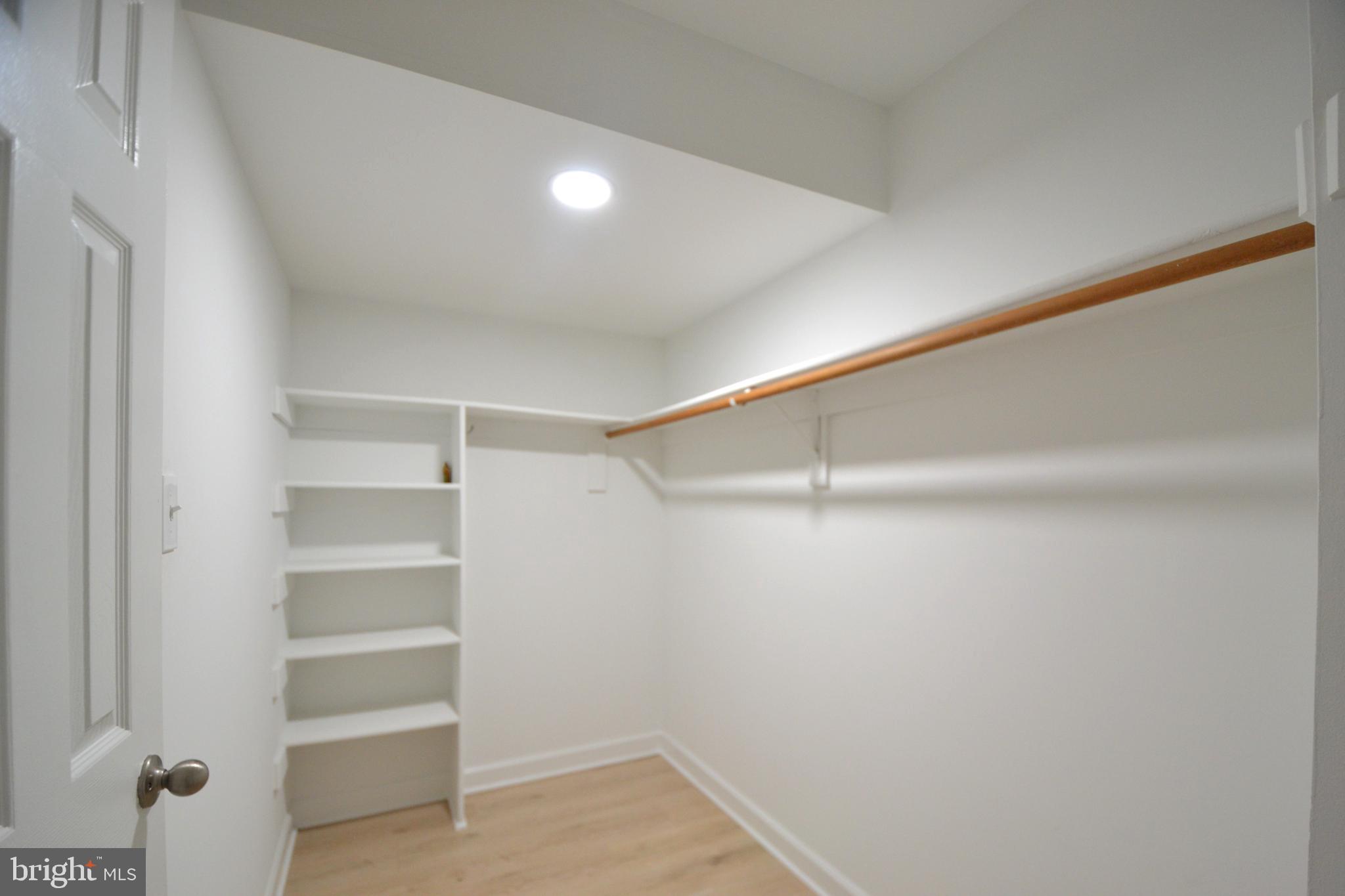 LAKE RIDGE - Residential