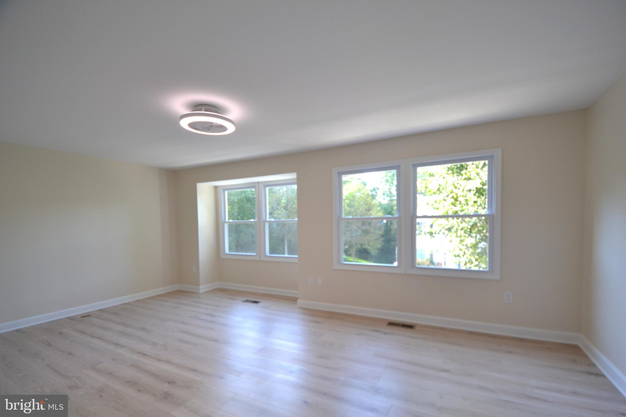 LAKE RIDGE - Residential