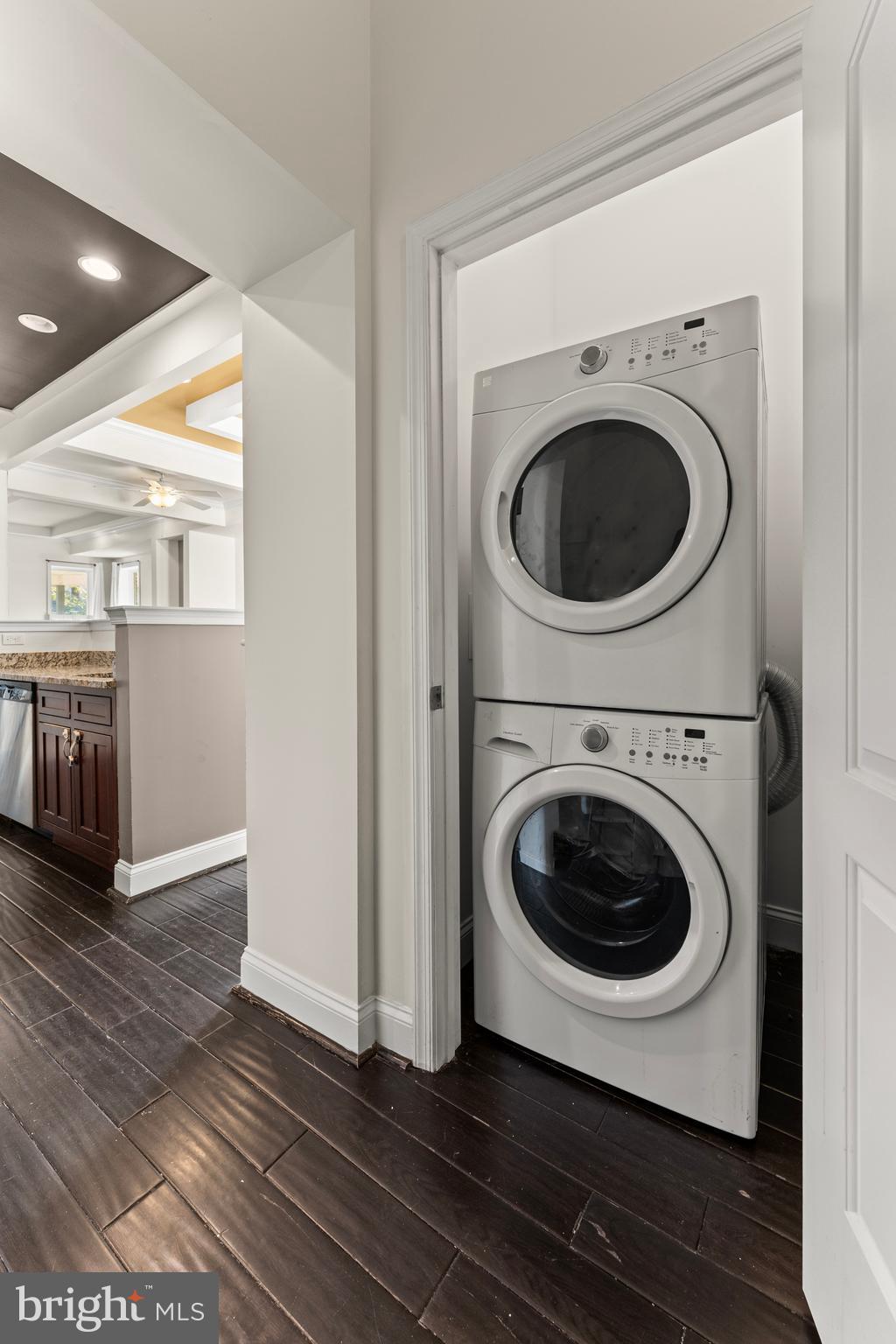 PARK CIRCLE - Residential Lease