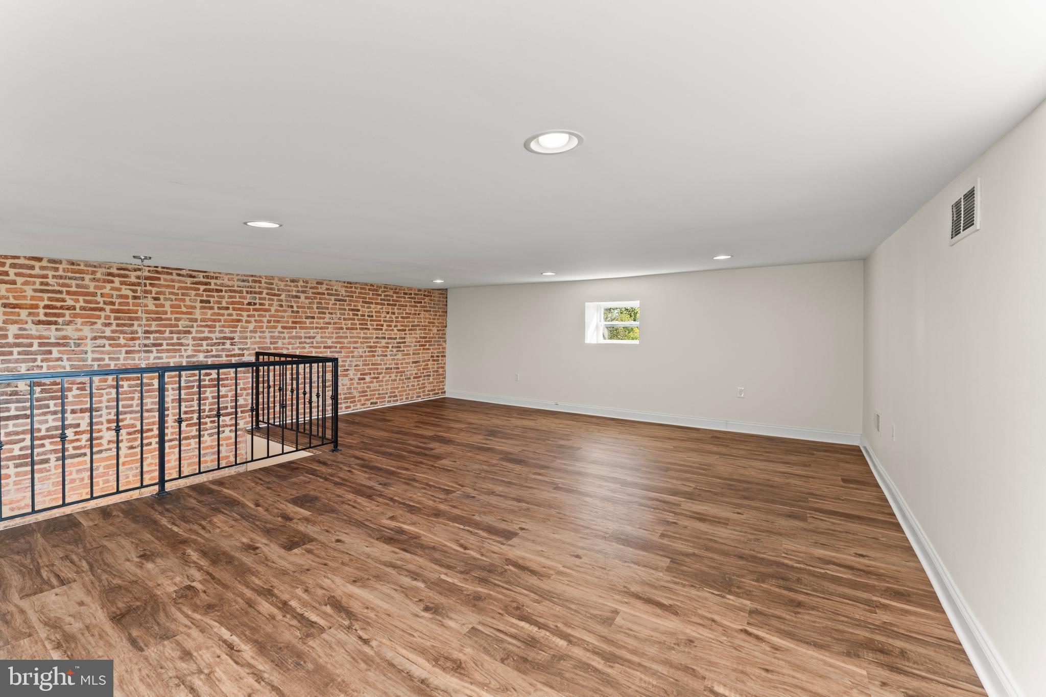 PARK CIRCLE - Residential Lease