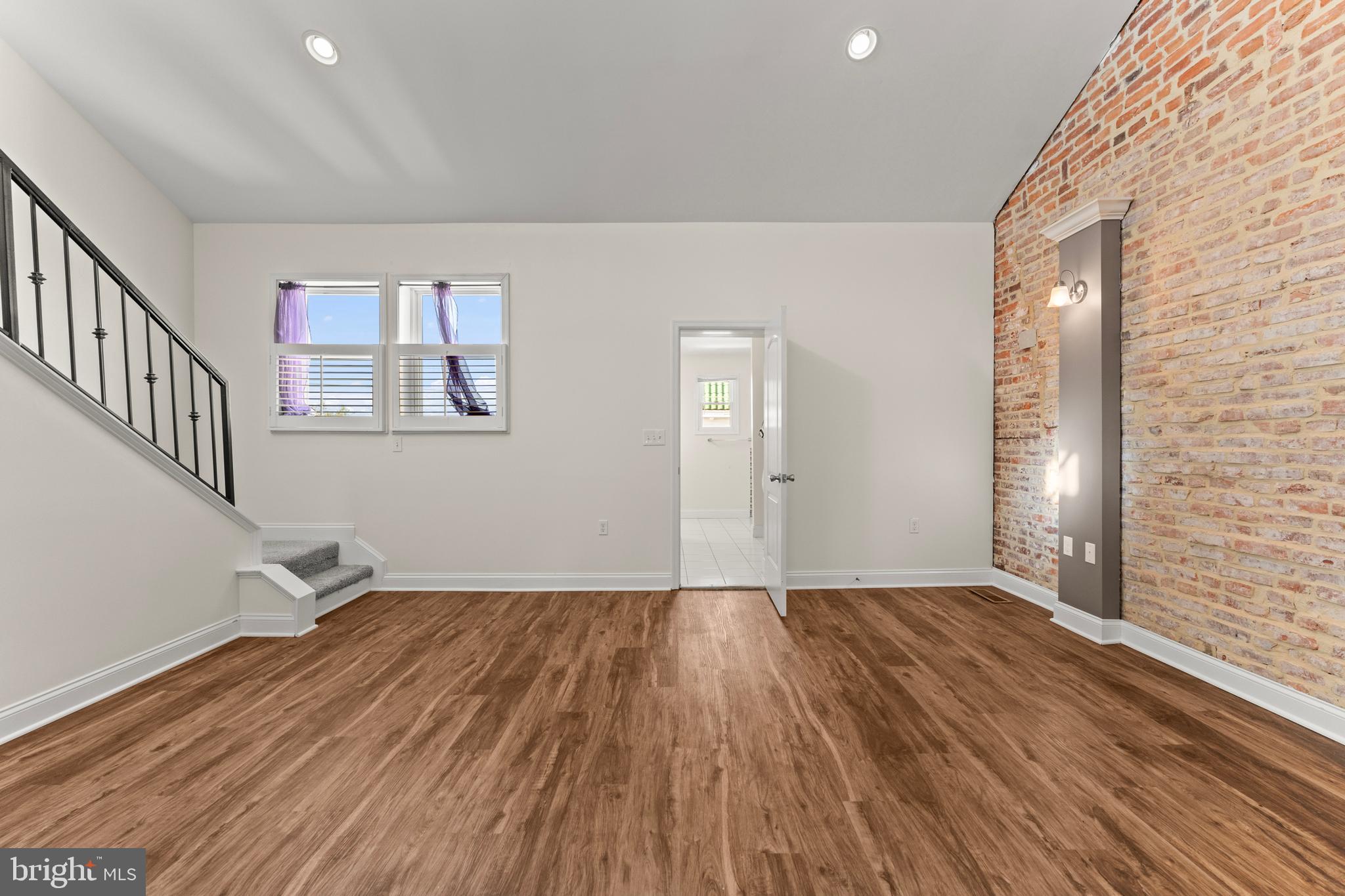 PARK CIRCLE - Residential Lease