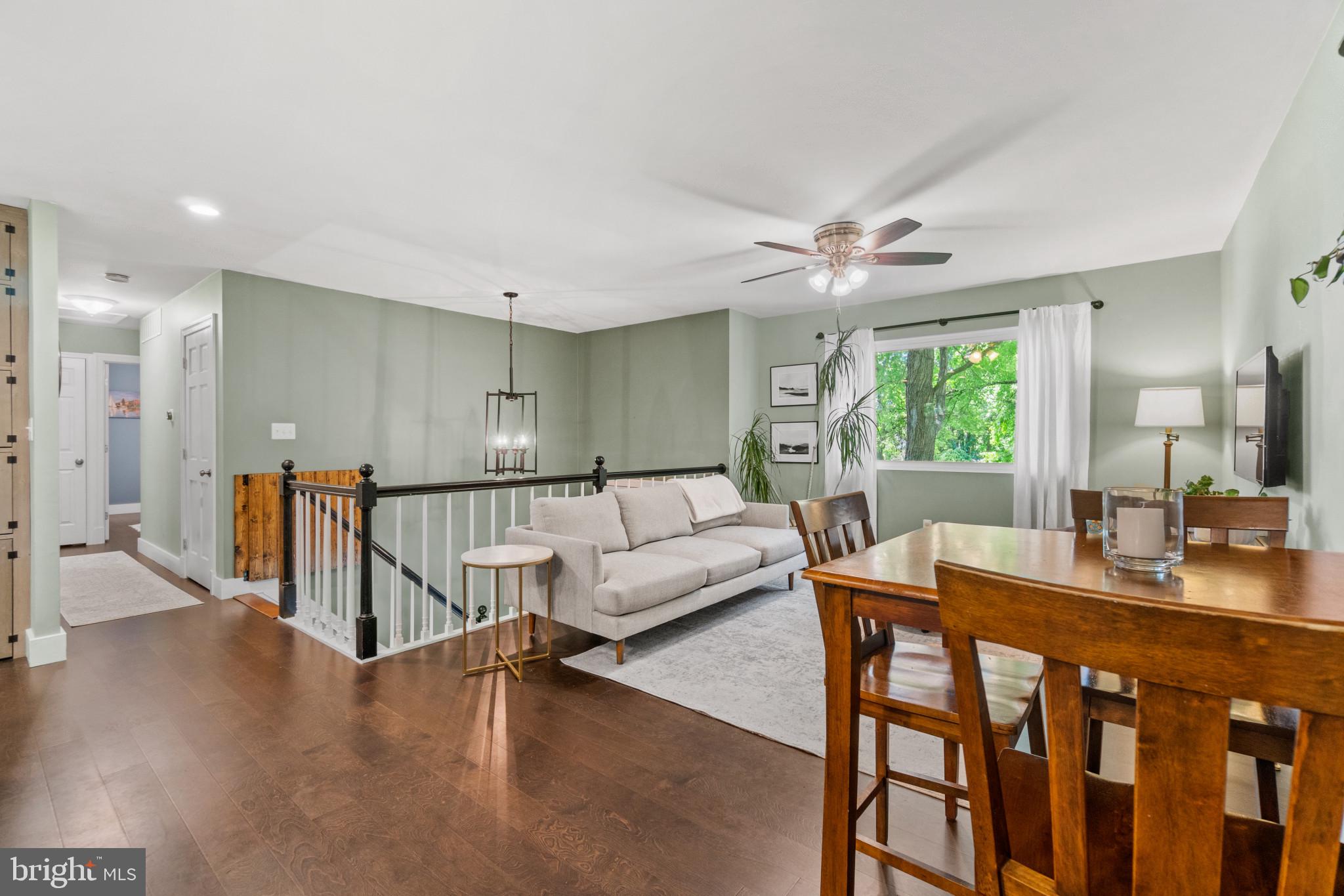 WALNUT LAKE - Residential