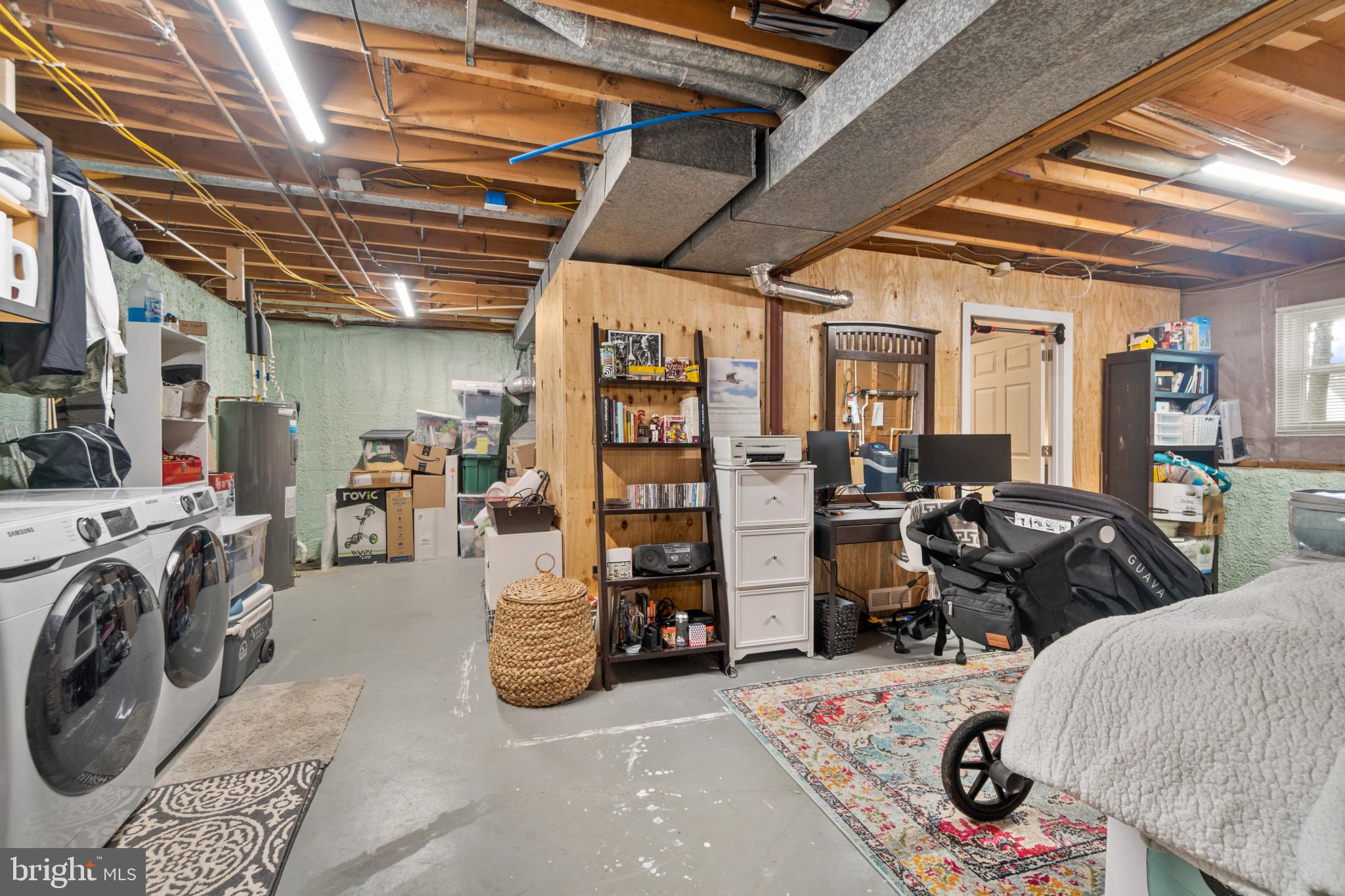 WALNUT LAKE - Residential