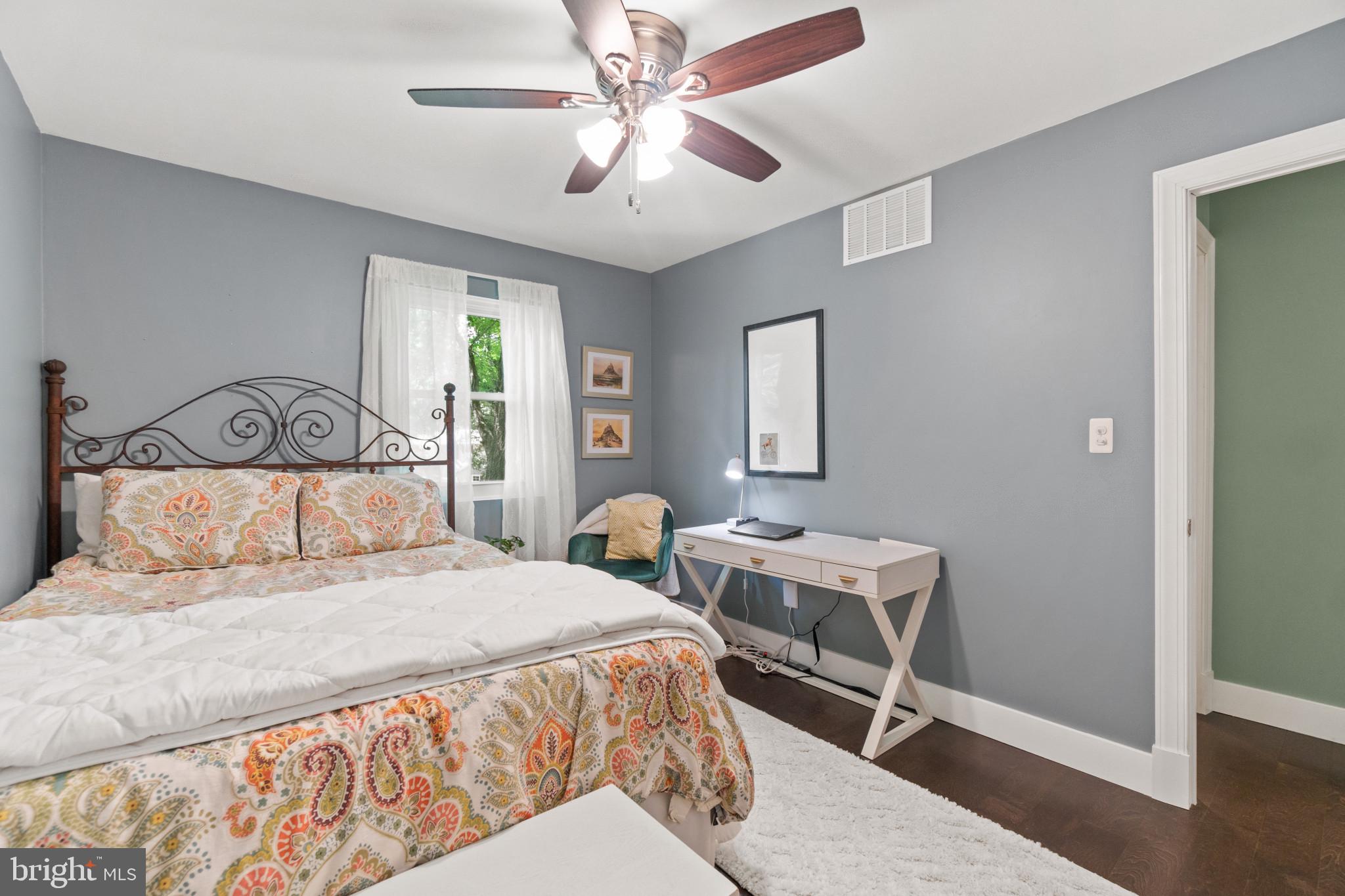 WALNUT LAKE - Residential