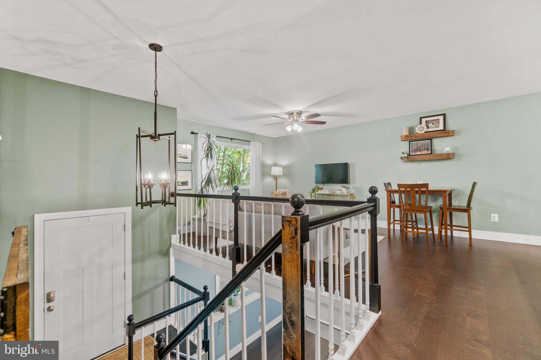 WALNUT LAKE - Residential