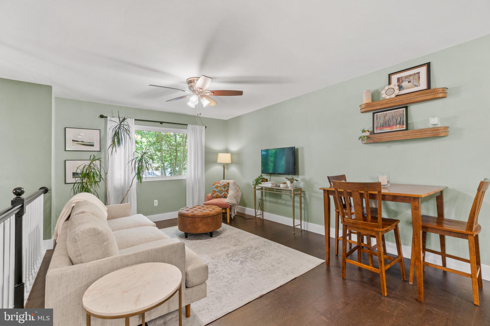 WALNUT LAKE - Residential