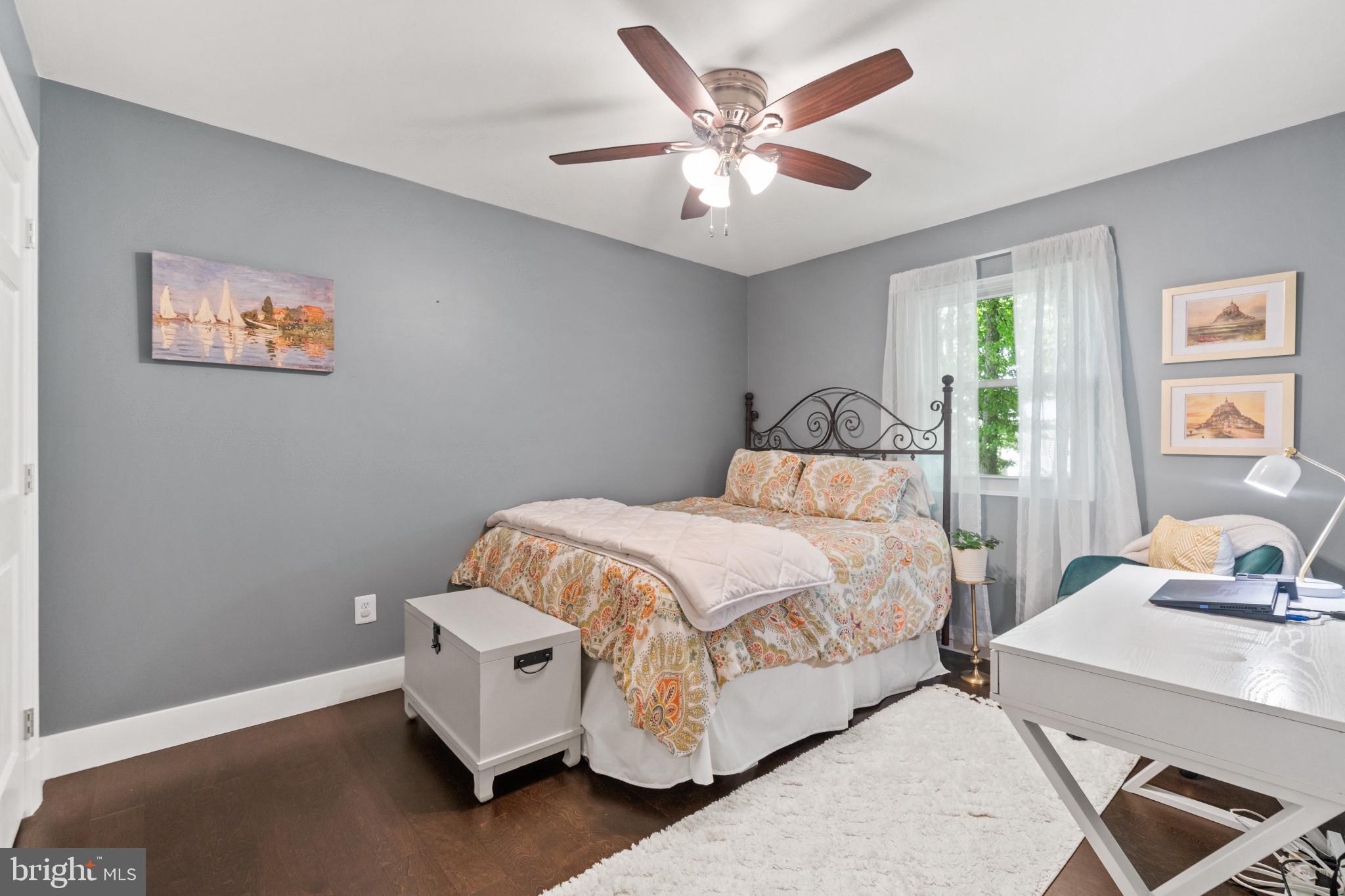 WALNUT LAKE - Residential