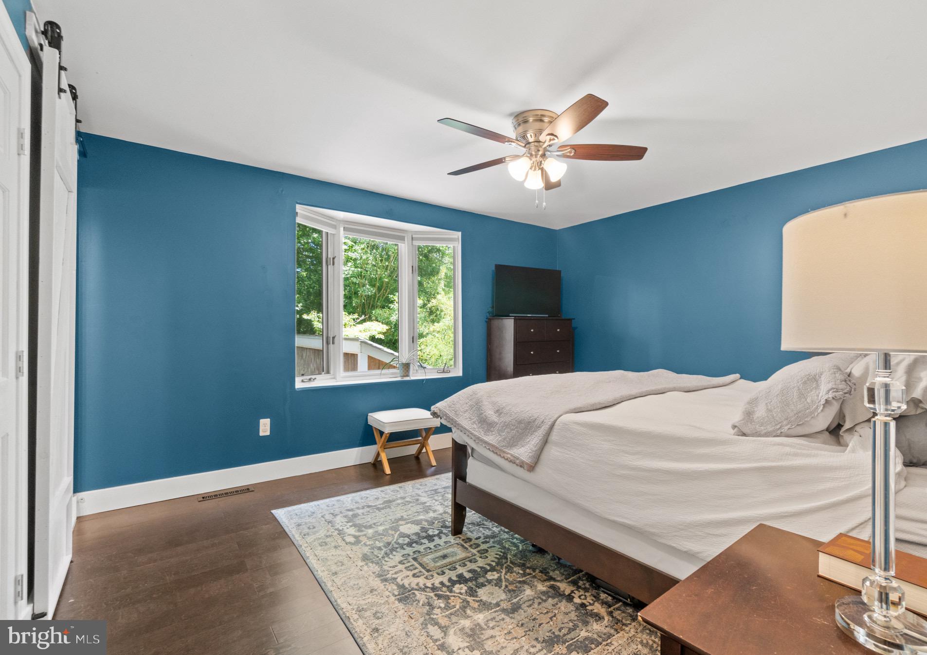 WALNUT LAKE - Residential