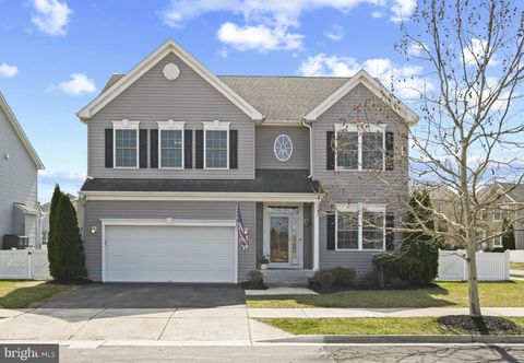 Photo of 402 Conor Drive, STEVENSVILLE, MD 21666 (MLS # MDQA2016666)