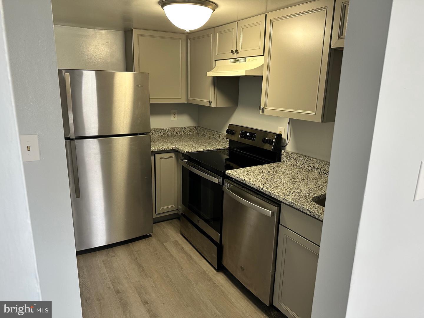 TERRACE TOWNE HOMES OF GUNSTON - Residential Lease