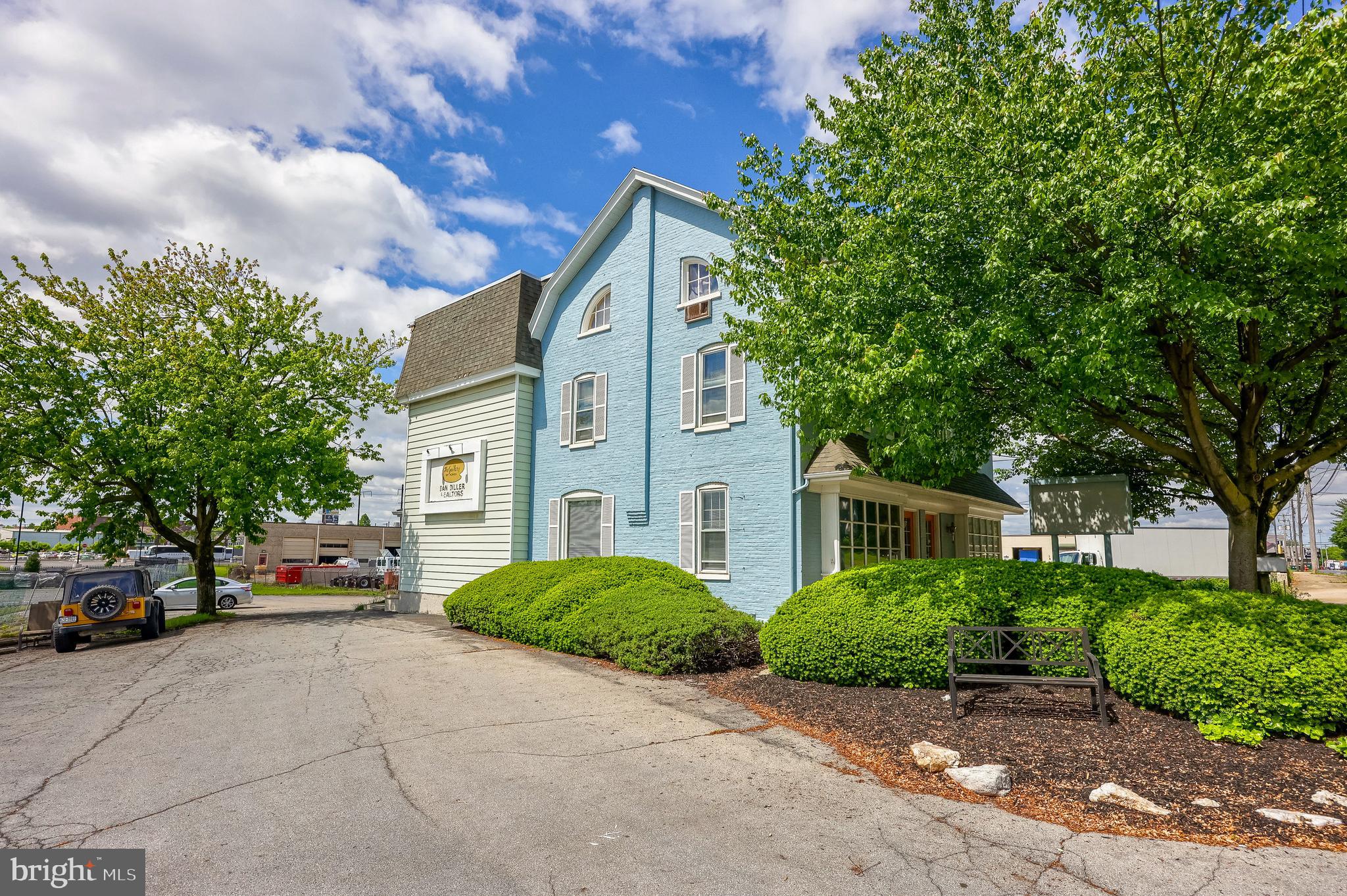 - Commercial Lease