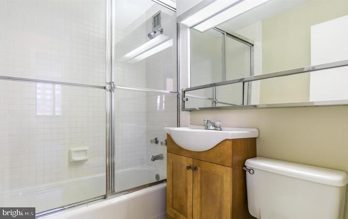 RIVER PLACE - Residential Lease