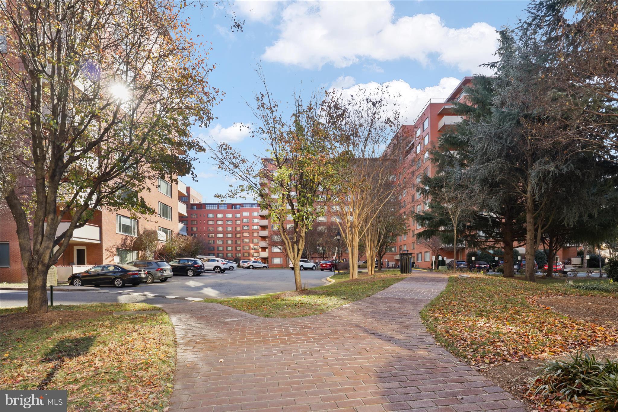 RIVER PLACE - Residential Lease