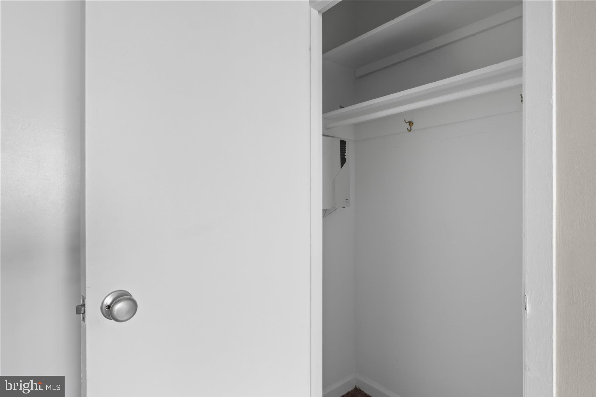 RIVER PLACE - Residential Lease